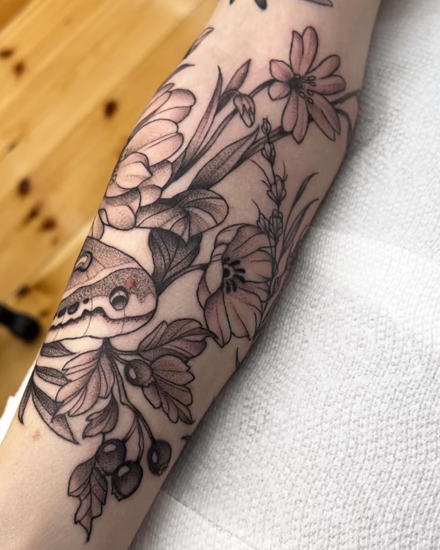 Tattoo by @lauren.tattoos — black_and_grey, realism