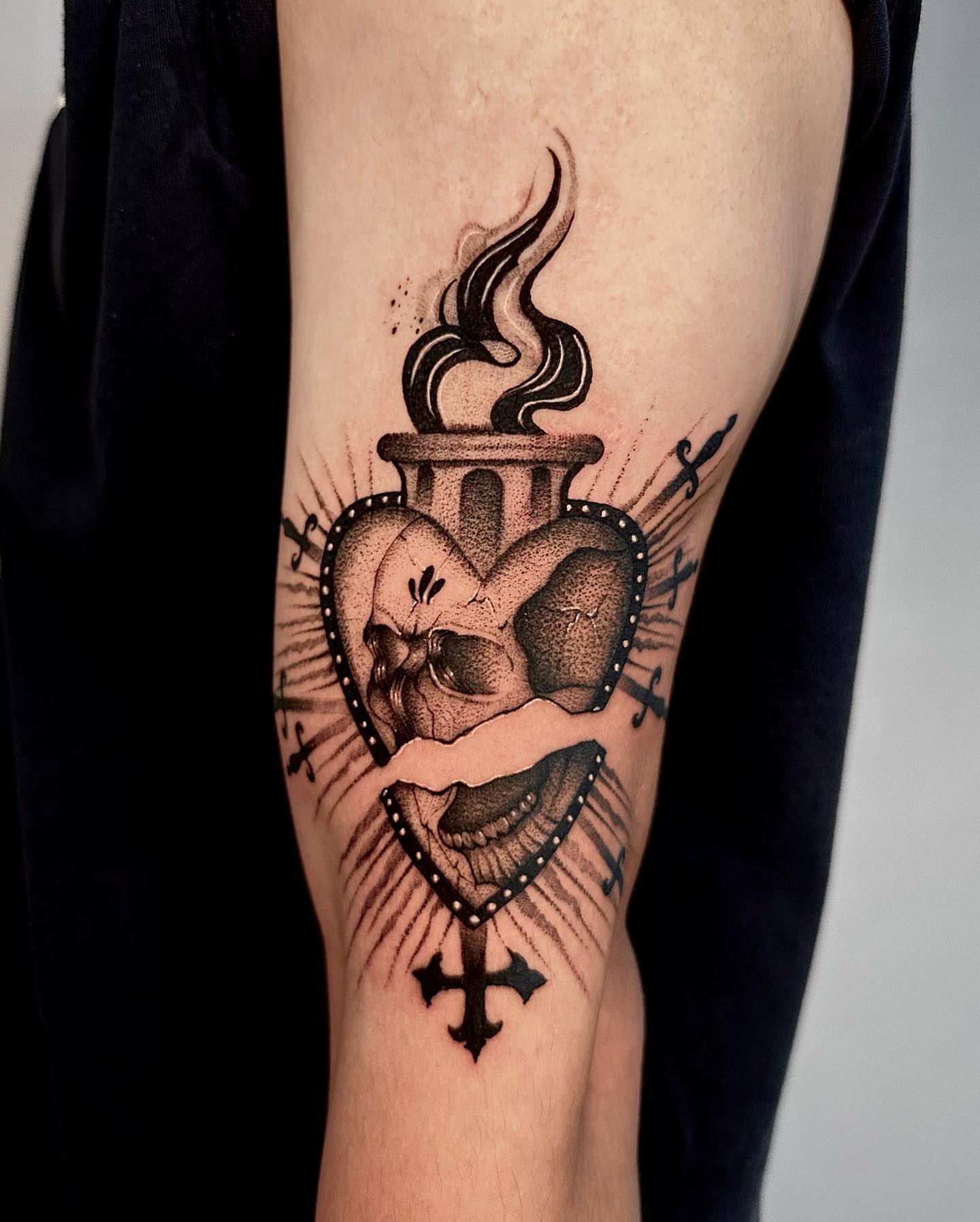 Tattoo by @minblackwork β black_and_grey, dotwork