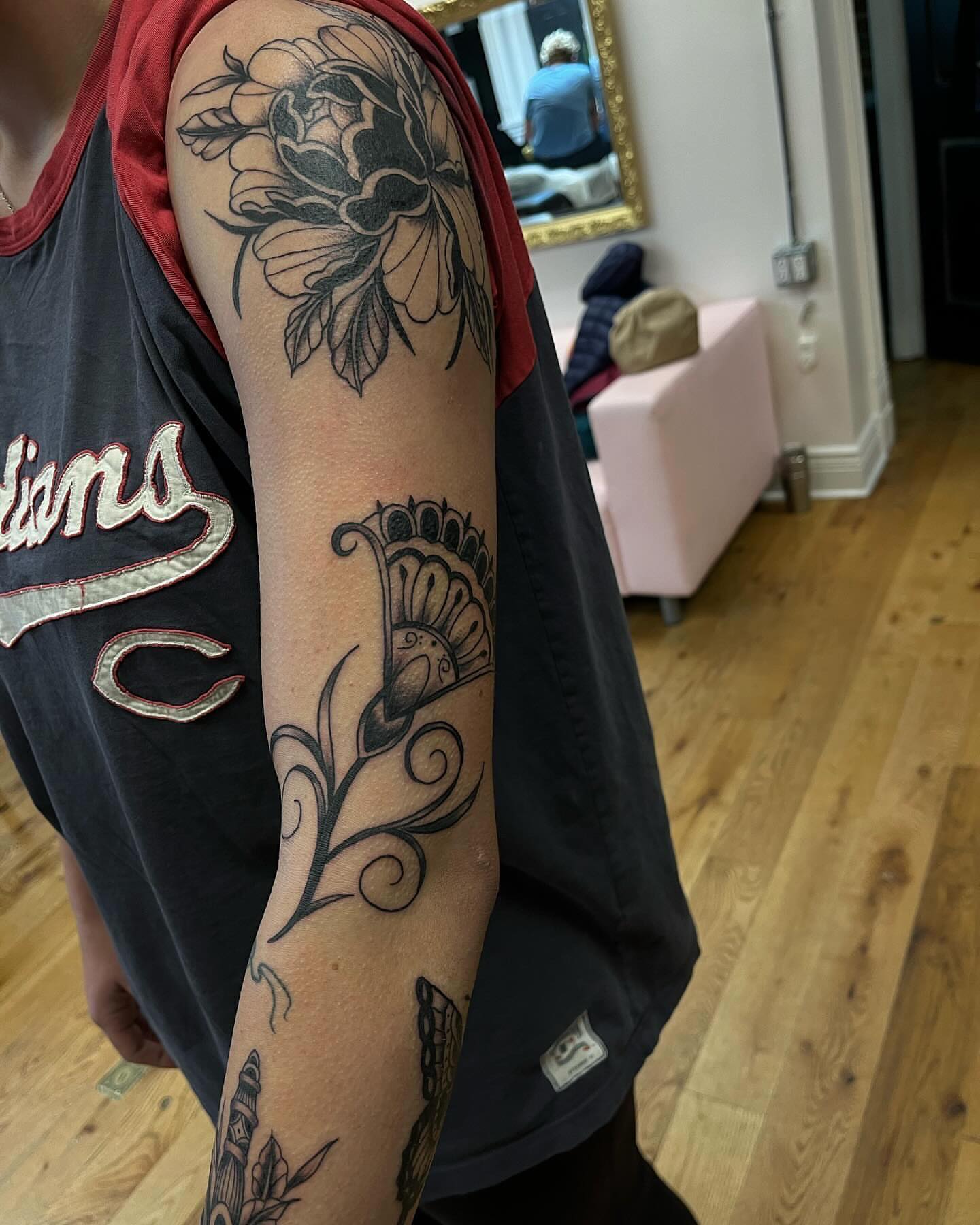 Tattoo by @chloeinknart — black_and_grey