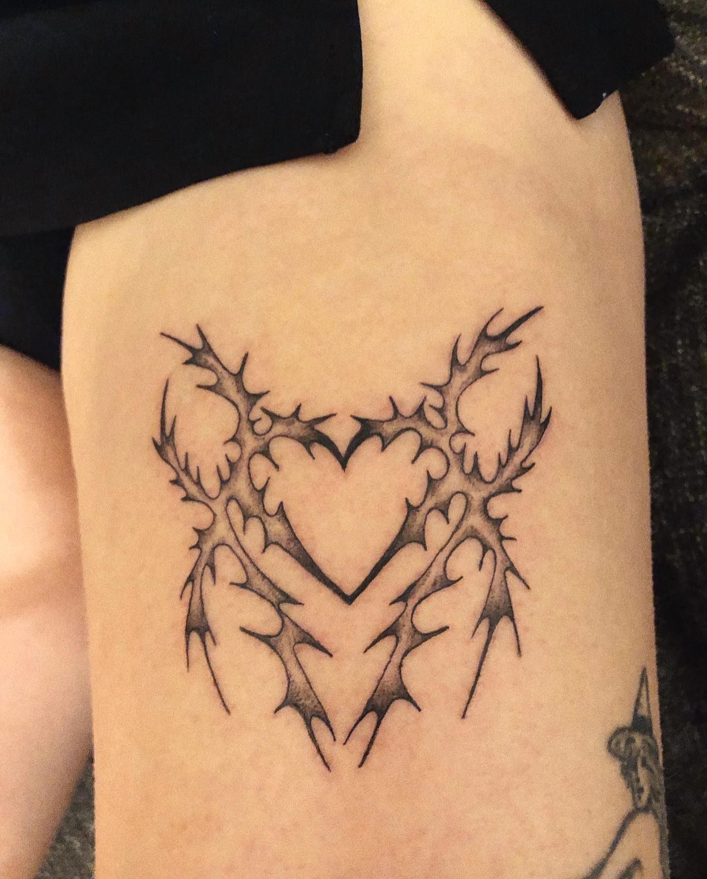 Tattoo by @oykuinkslove — black_and_grey
