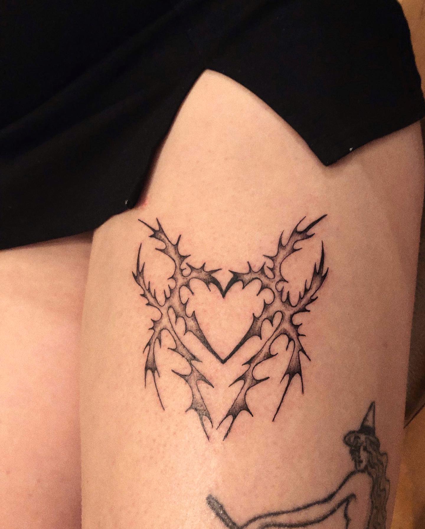 Tattoo by @oykuinkslove — black_and_grey