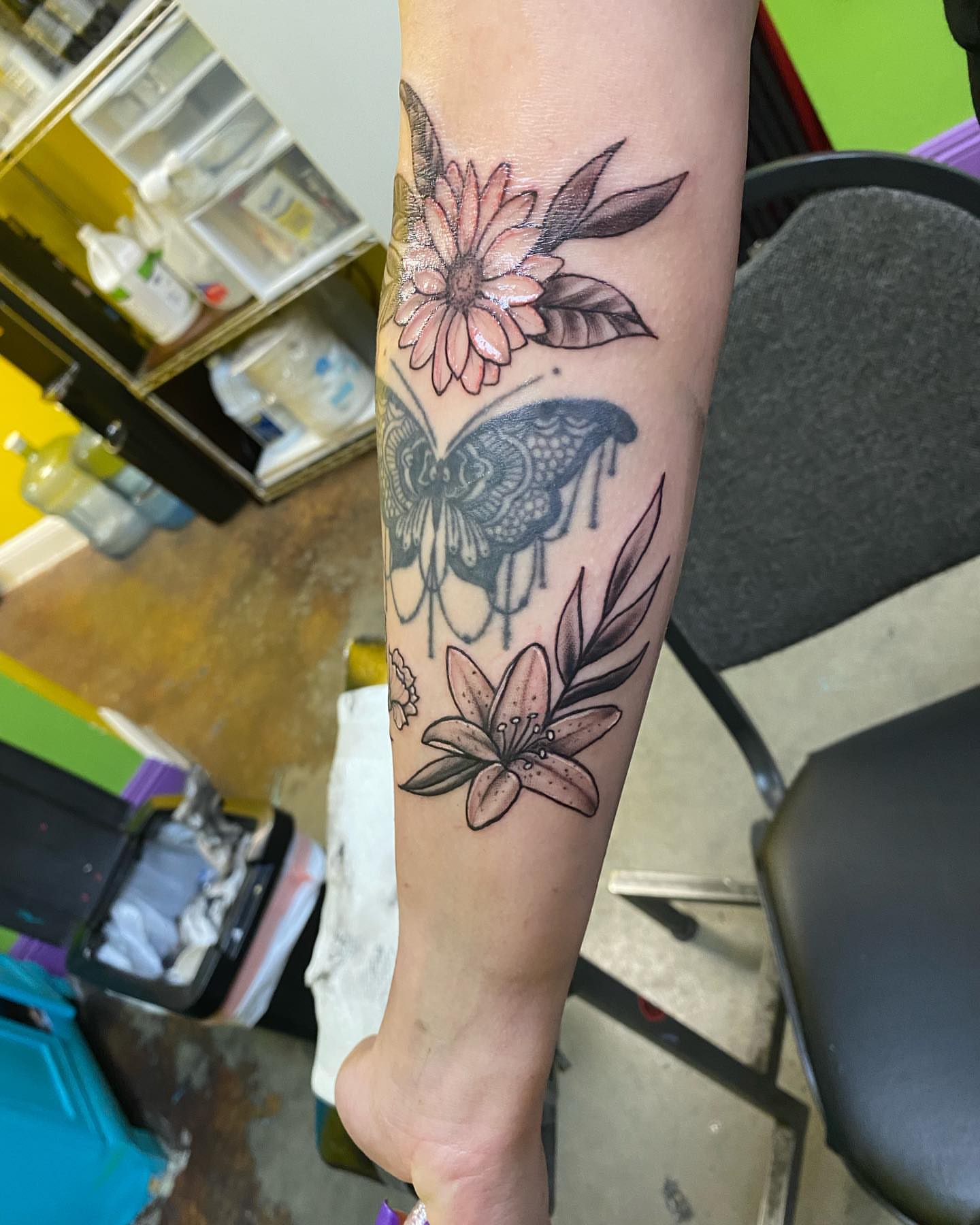 Tattoo by @miznola — black_and_grey