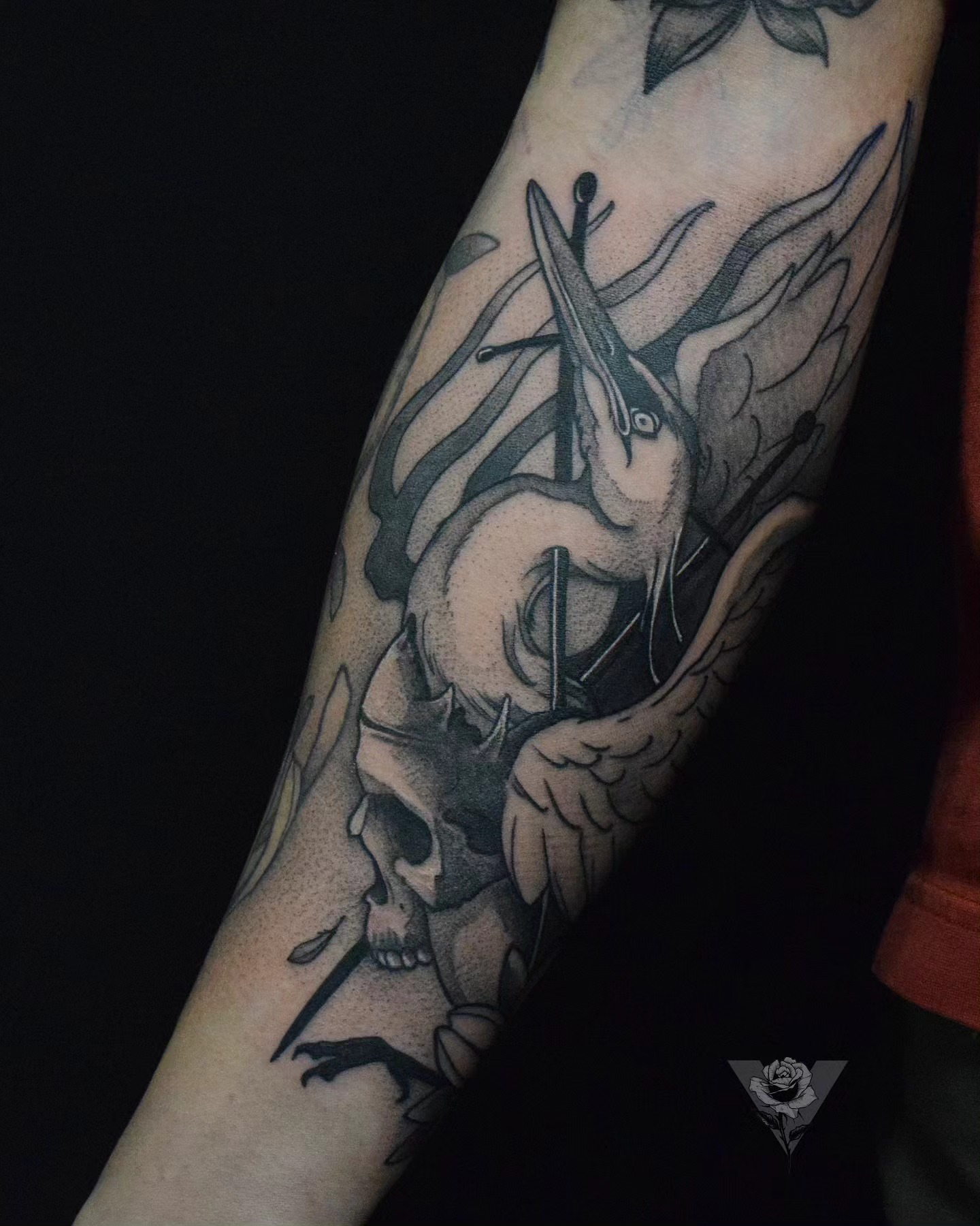 Heron and skull realism tattoo on the forearm by V πΊπ¦