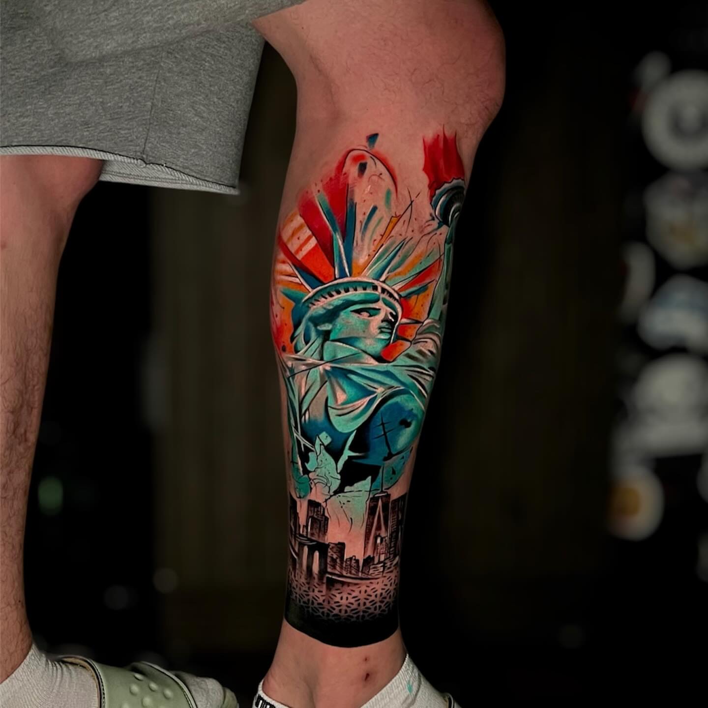 Statue of liberty new school tattoo on the forearm by π
π¬π±π’π―π¬ πππ±π±π¬π¬ π