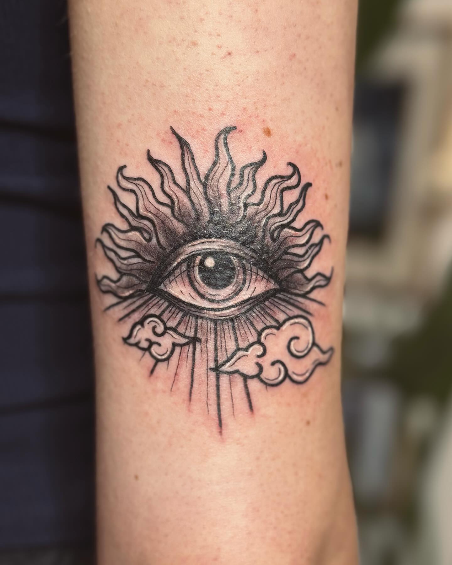 Tattoo by @astrearomerotattoos — black_and_grey