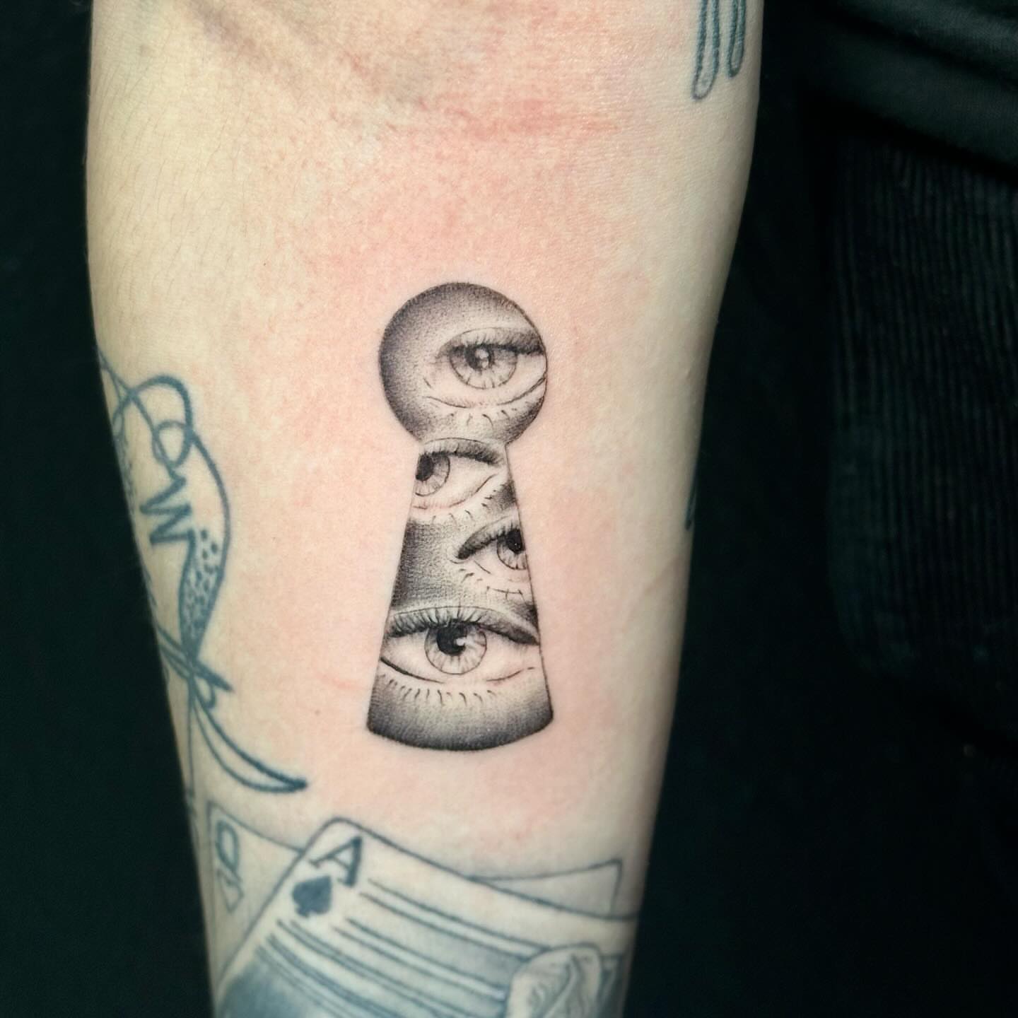 Tattoo by @veranosarttt — black_and_grey, realism