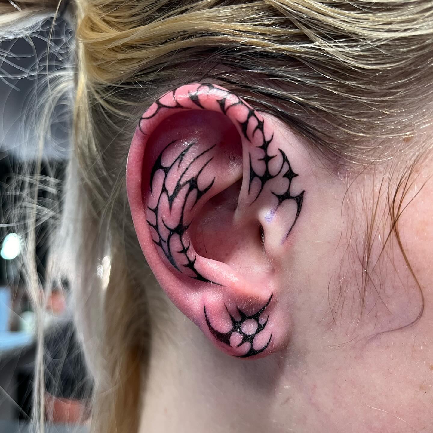 Tattoo by @polarizedbaby β blackwork