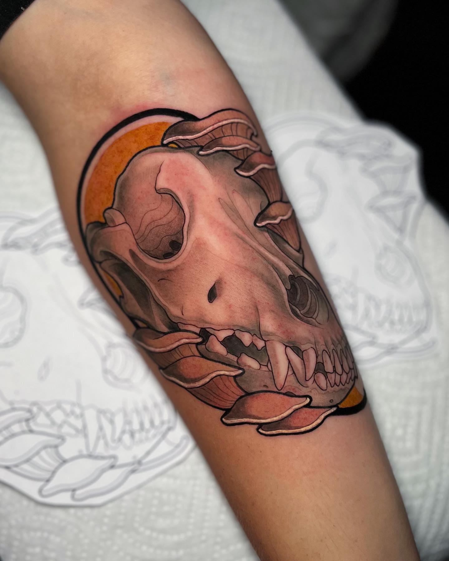 Tattoo by @kikifiligree — realism, dotwork
