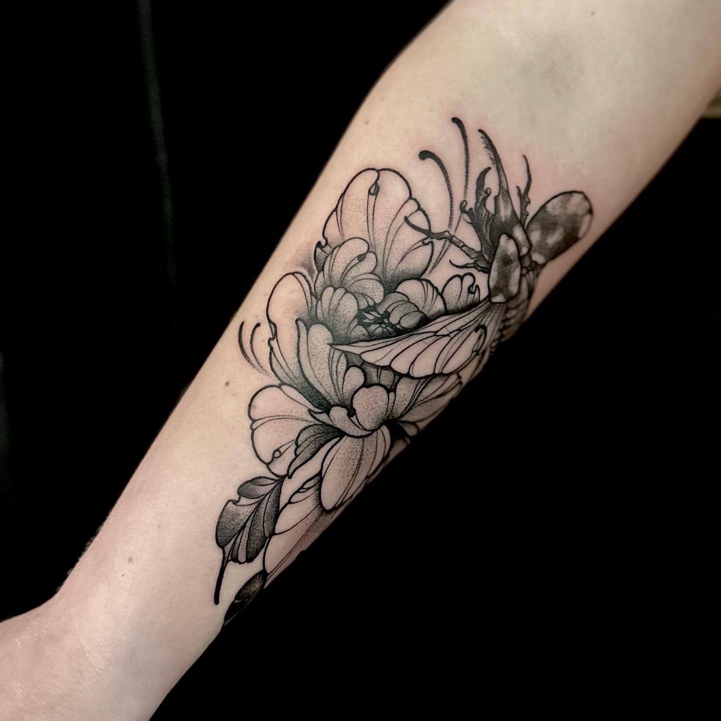 Tattoo by @shriekingpossum — black_and_grey