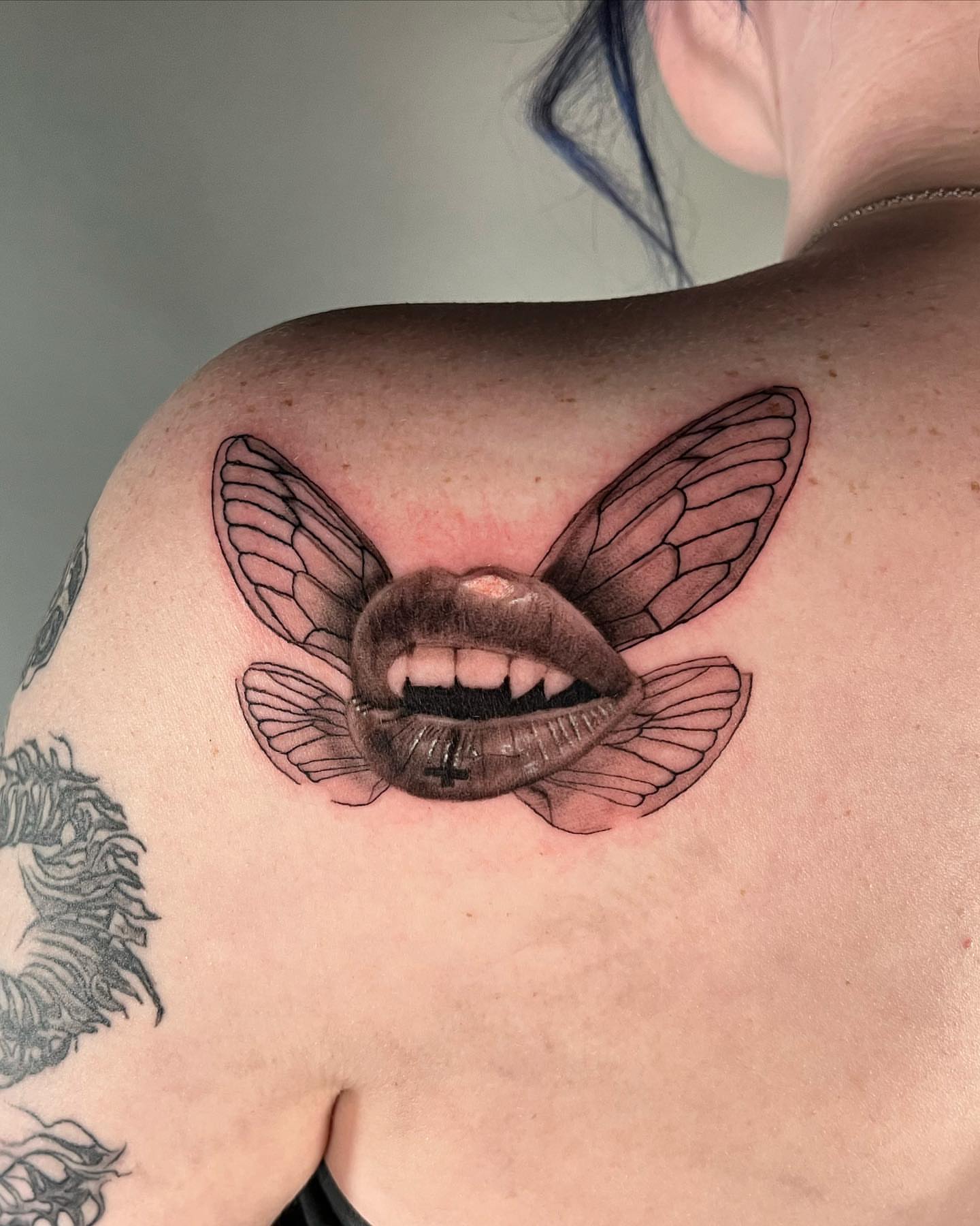 Insect mouth realism tattoo on the shoulder by Anthony “Jiinky” Quintanilla 🧸☁️