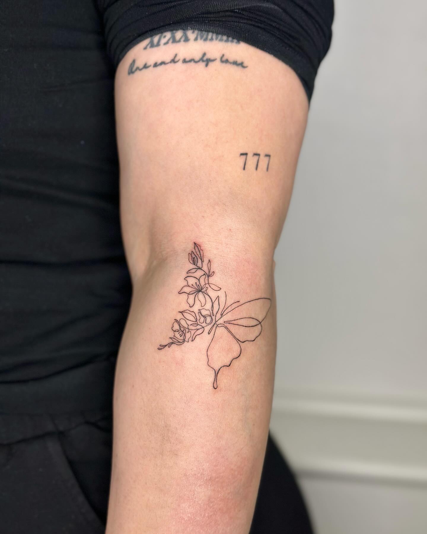 Tattoo by @t.ffanystudio โ fine_line