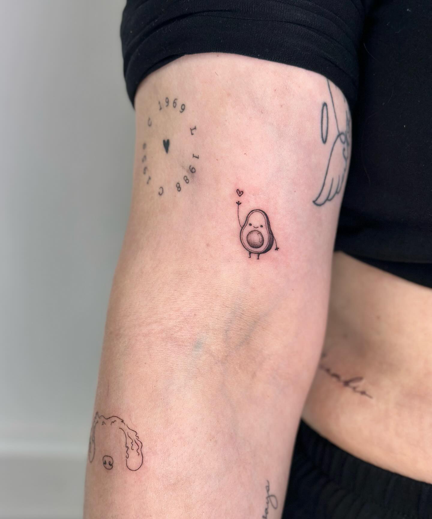 Tattoo by @t.ffanystudio โ minimalist