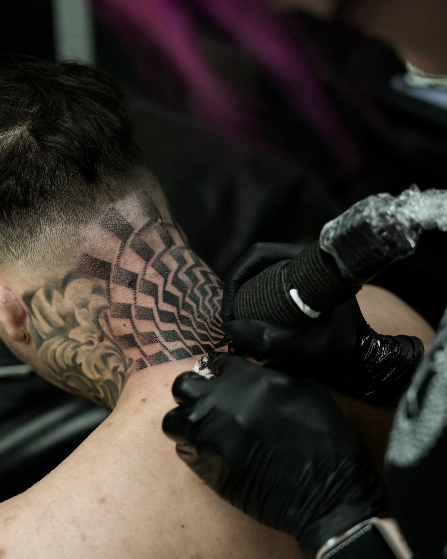 Geometric pattern dotwork tattoo on the neck by ⓝⓐⓘⓡⓐⓓⓞⓣⓢ