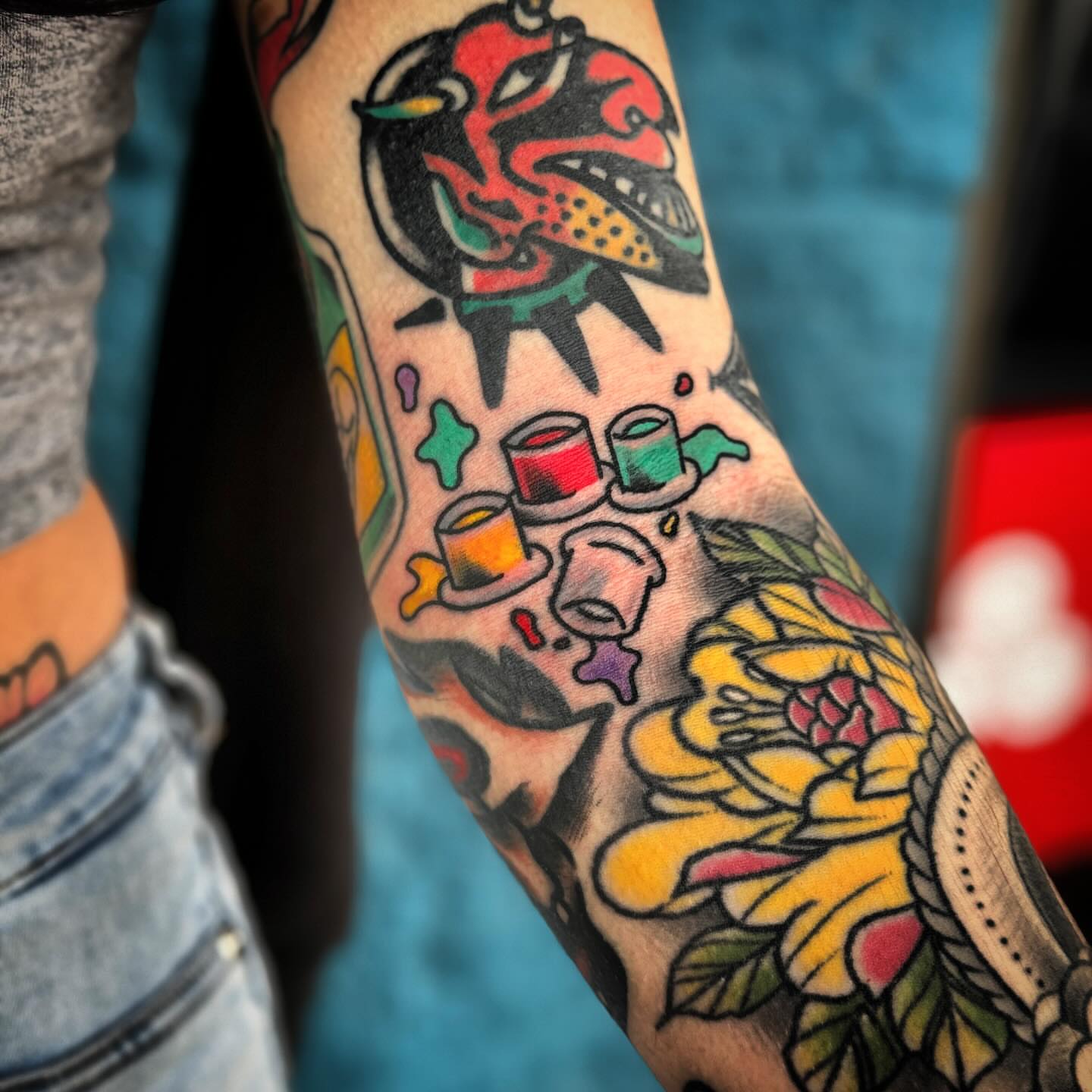 Rose and skull American traditional tattoo on the forearm by Donovan hernandez