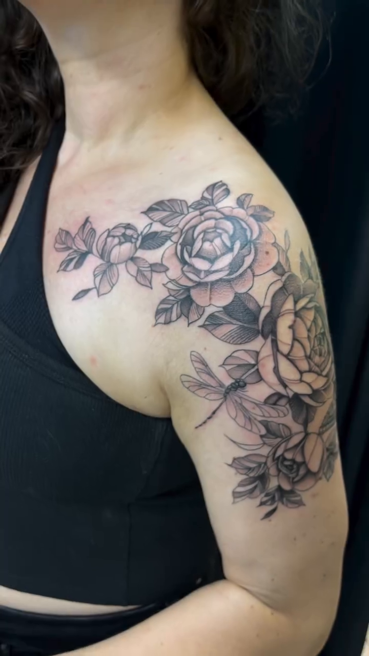 Moth and flowers fine line tattoo by ដេវី  និល - Davi Nil - Tattoo Artist