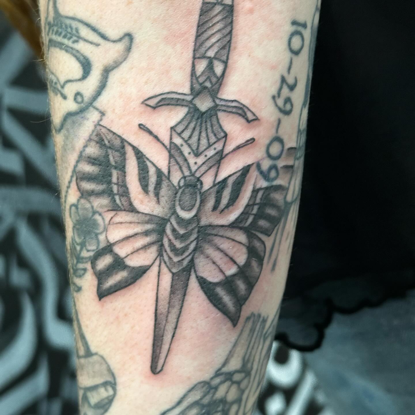 Tattoo by @artworkbyreece — black_and_grey