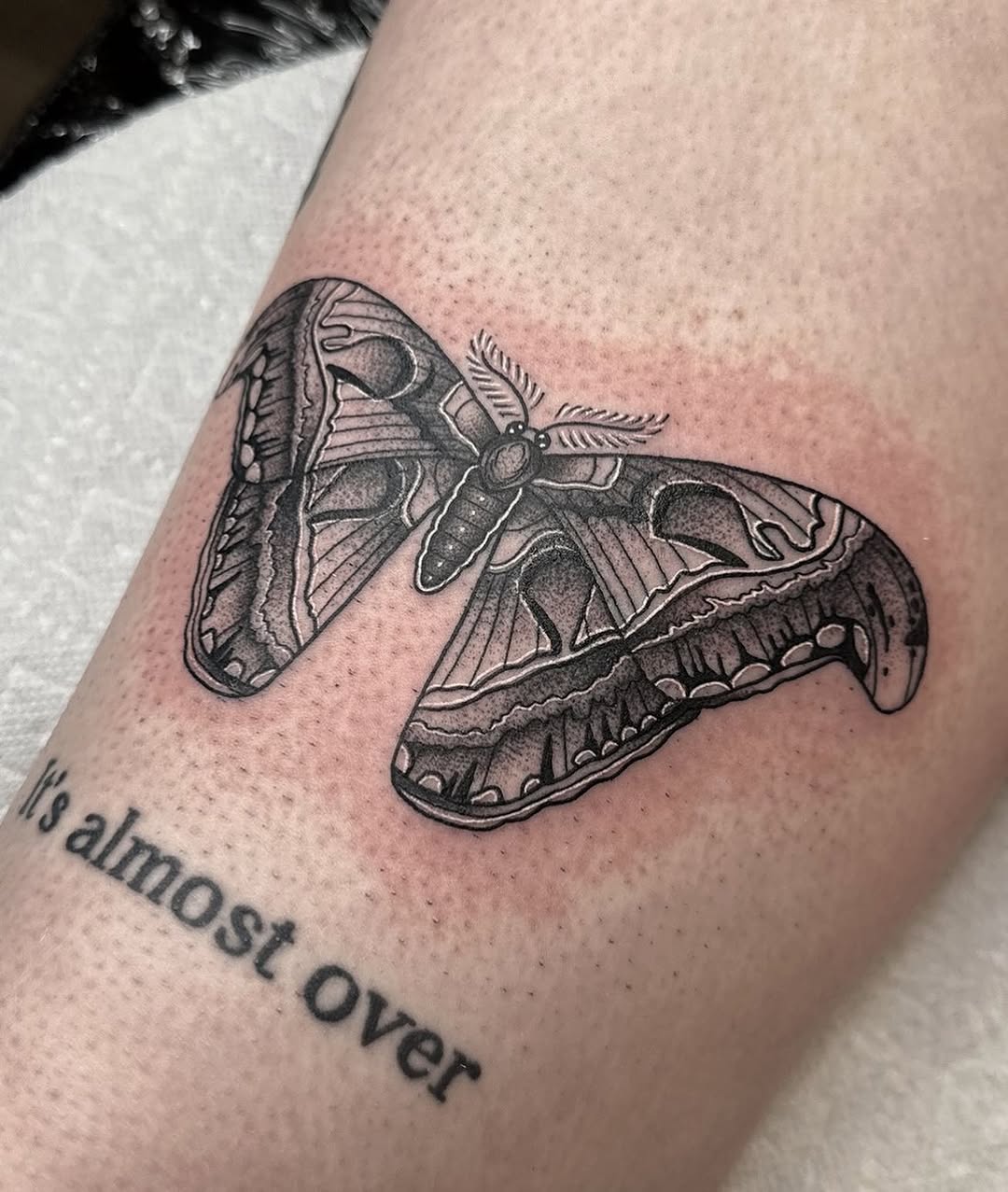 Tattoo by @joanadianetattoos β black_and_grey, lettering_script