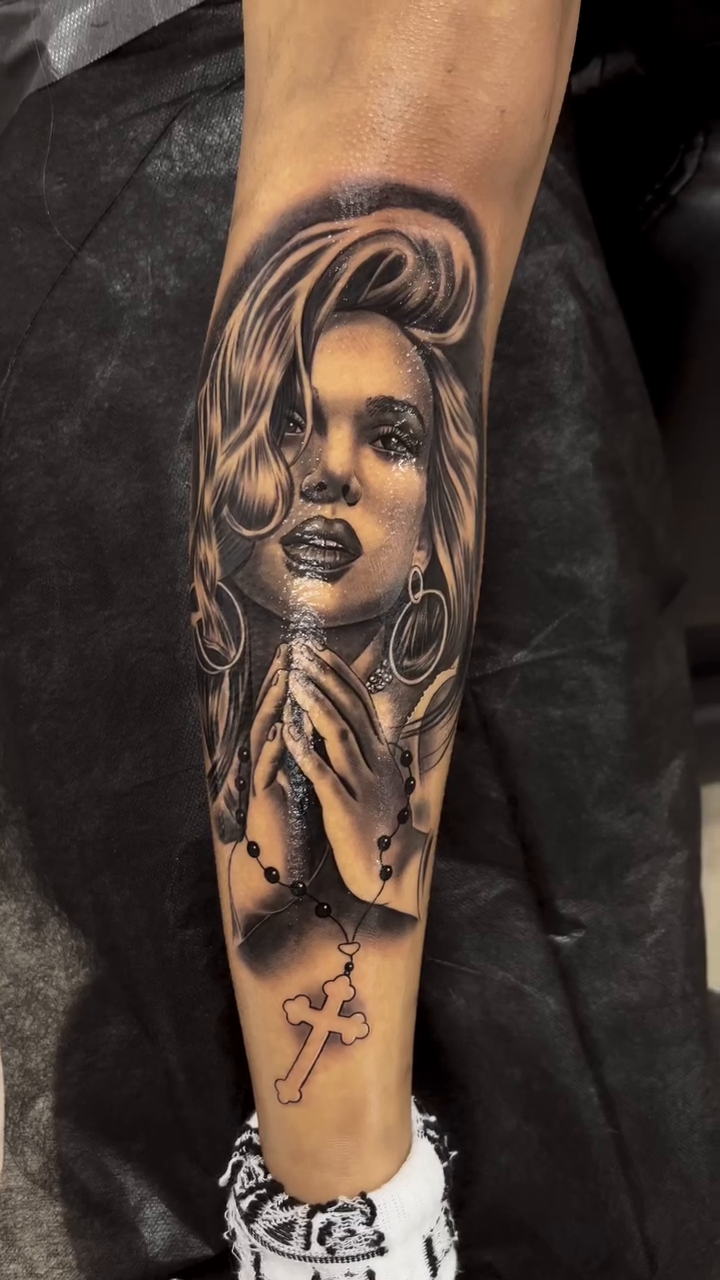 Tattoo by @saeso___ — realism, black_and_grey