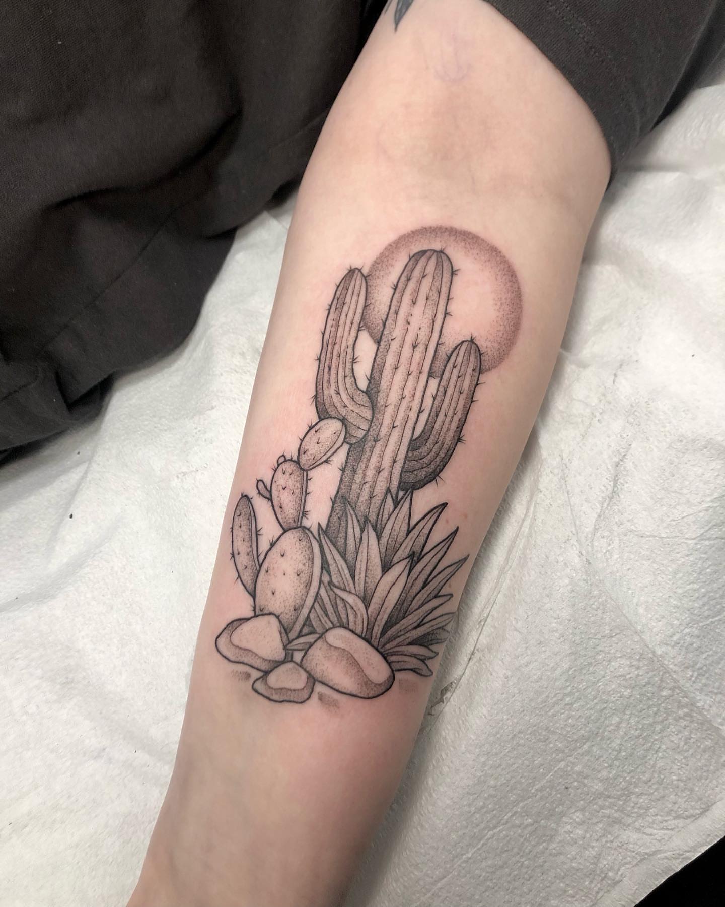 Tattoo by @jennietiesman β black_and_grey