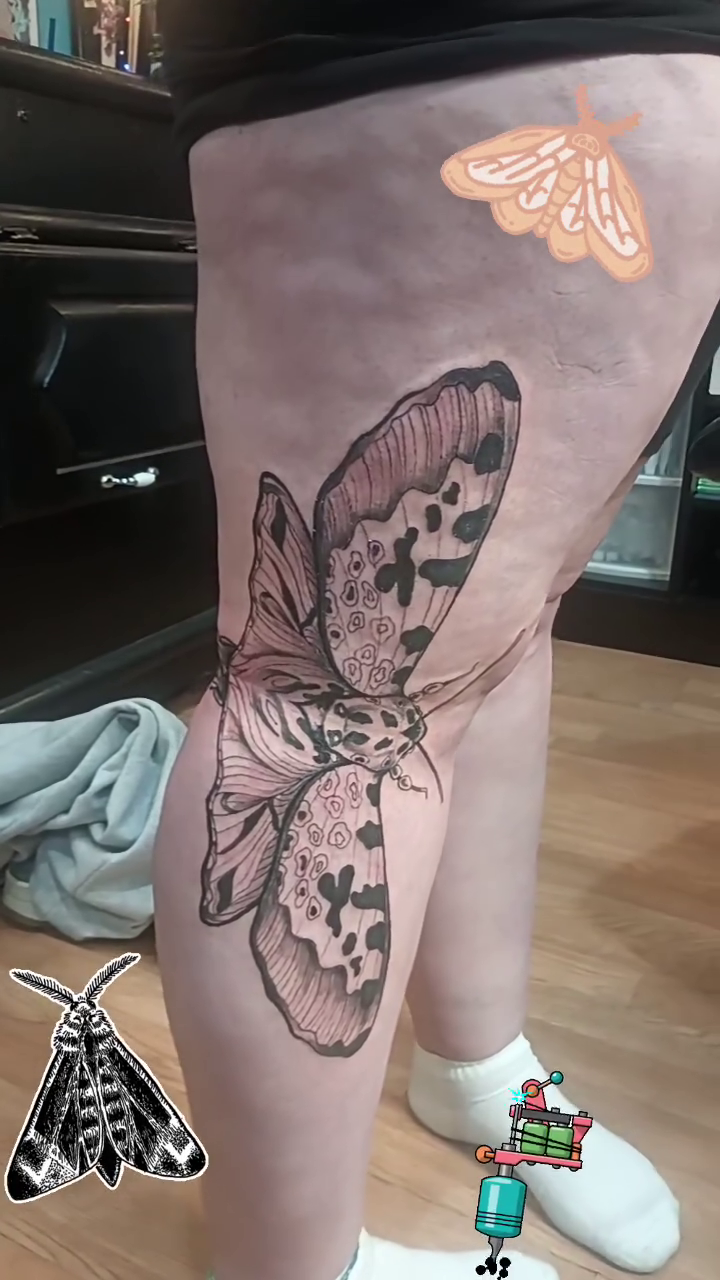 Tattoo by @tattoosbynina — fine_line, dotwork