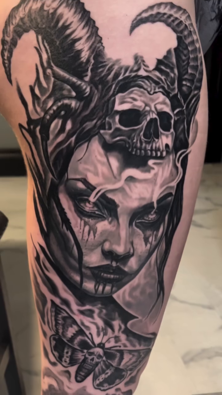 Tattoo by @tattoos_by_junior — black_and_grey, realism