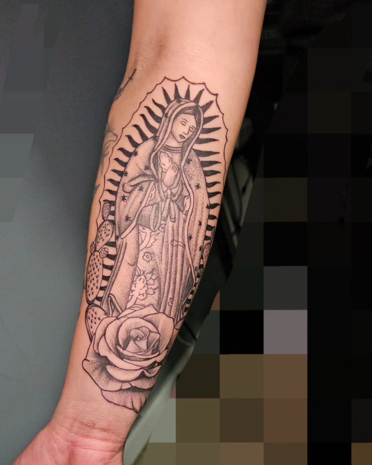 Tattoo by @eddy_tinta — black_and_grey