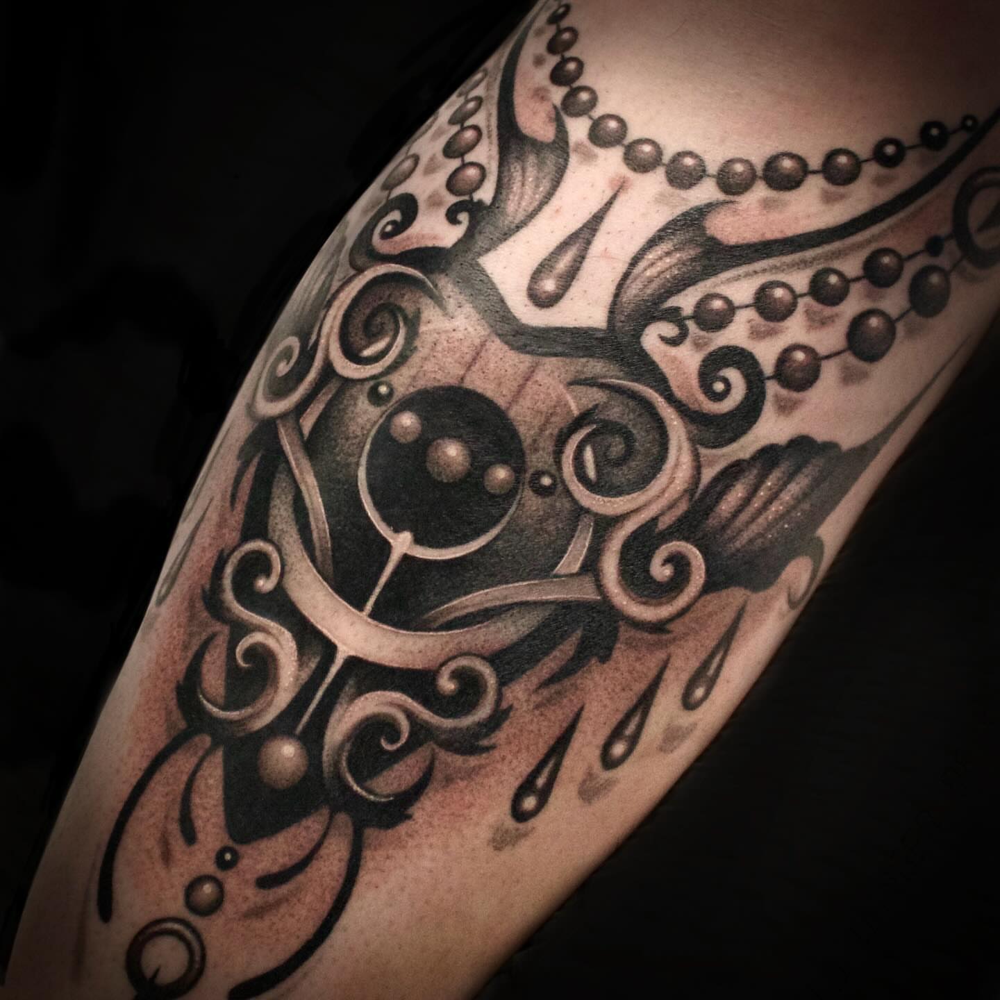 Abstract design geometric tattoo on the forearm by Galen