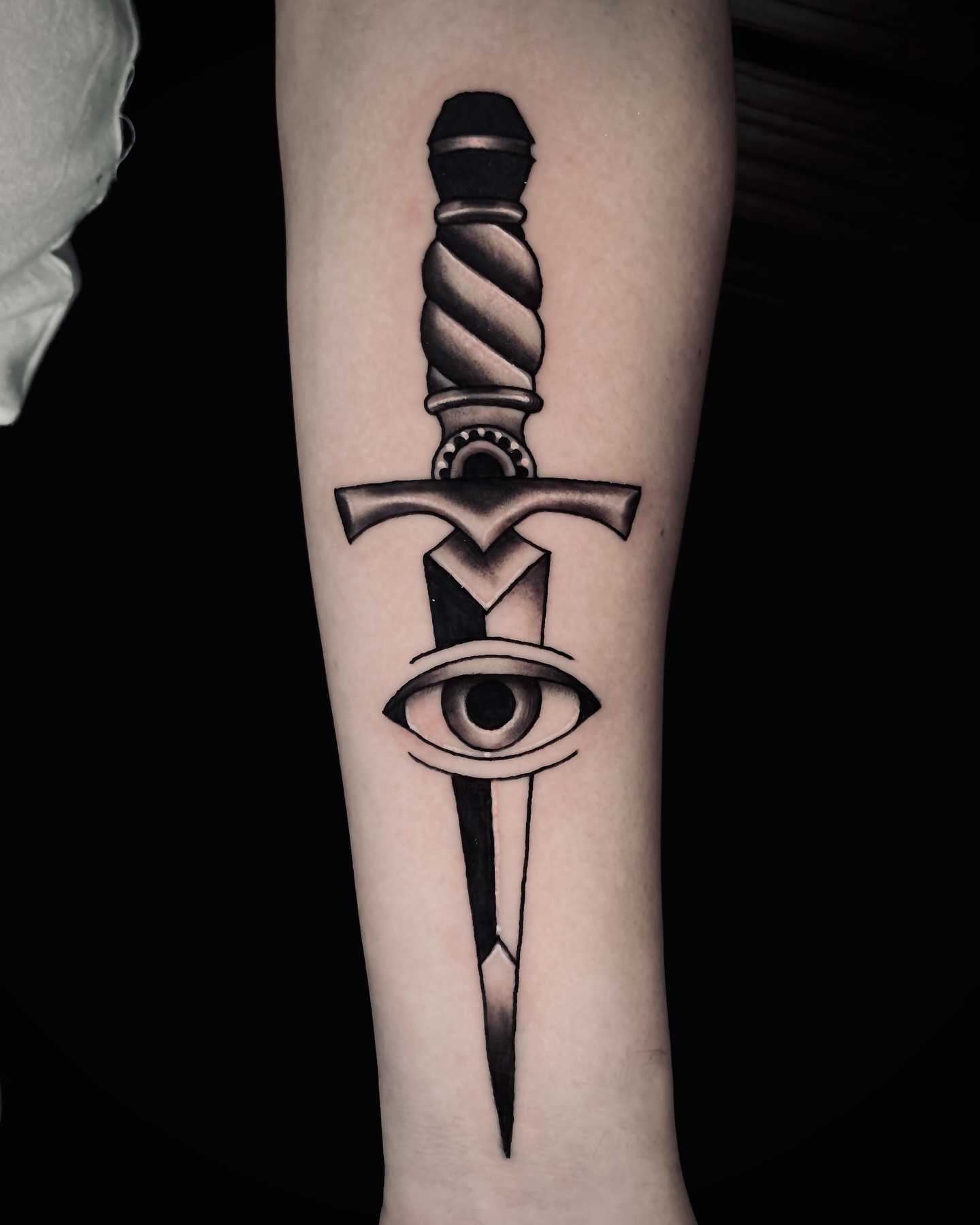Tattoo by @tattoos_by_angiiee — black_and_grey, geometric
