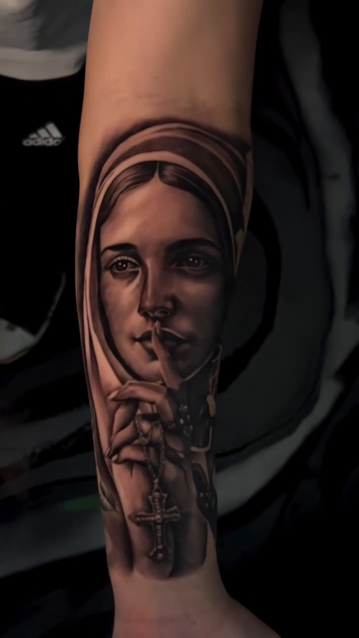 Virgin Mary with rosary realism tattoo by Brayan Molina