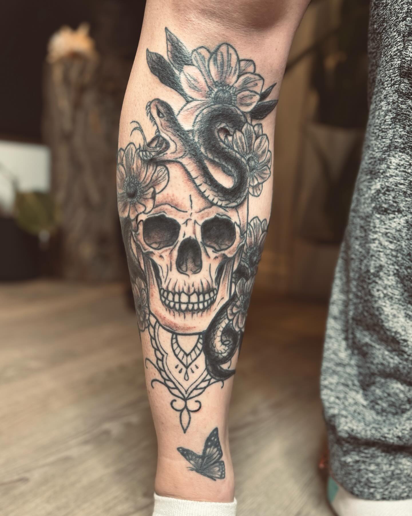 Tattoo by @astrearomerotattoos — black_and_grey, realism