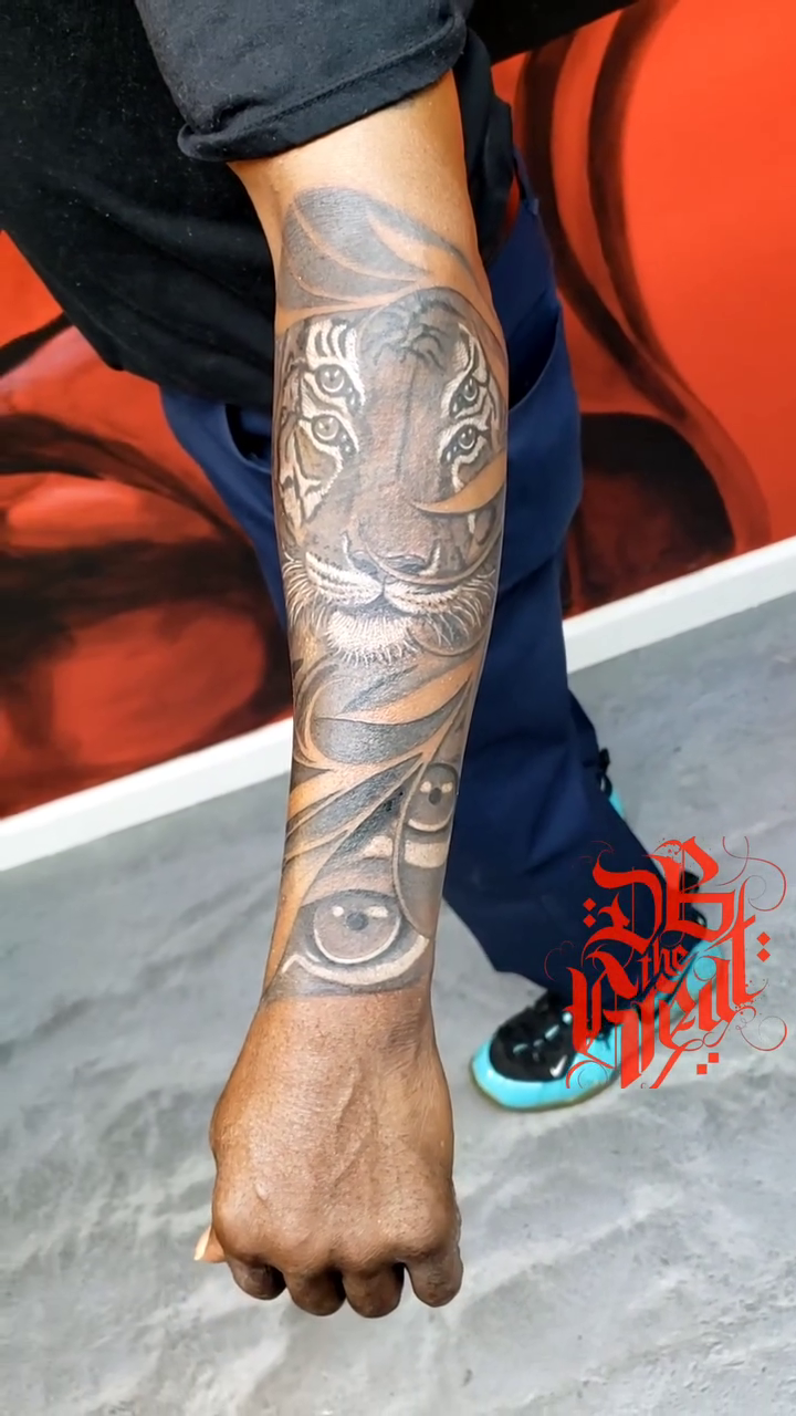 Tiger and eyes realism tattoo by Dannie Blythewood