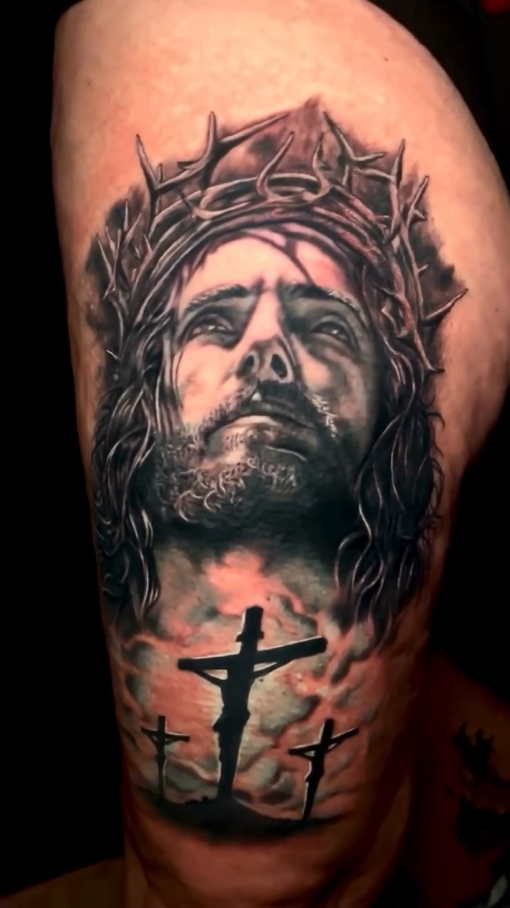 Tattoo by @gustavo.bulldogtattoo — realism, black_and_grey