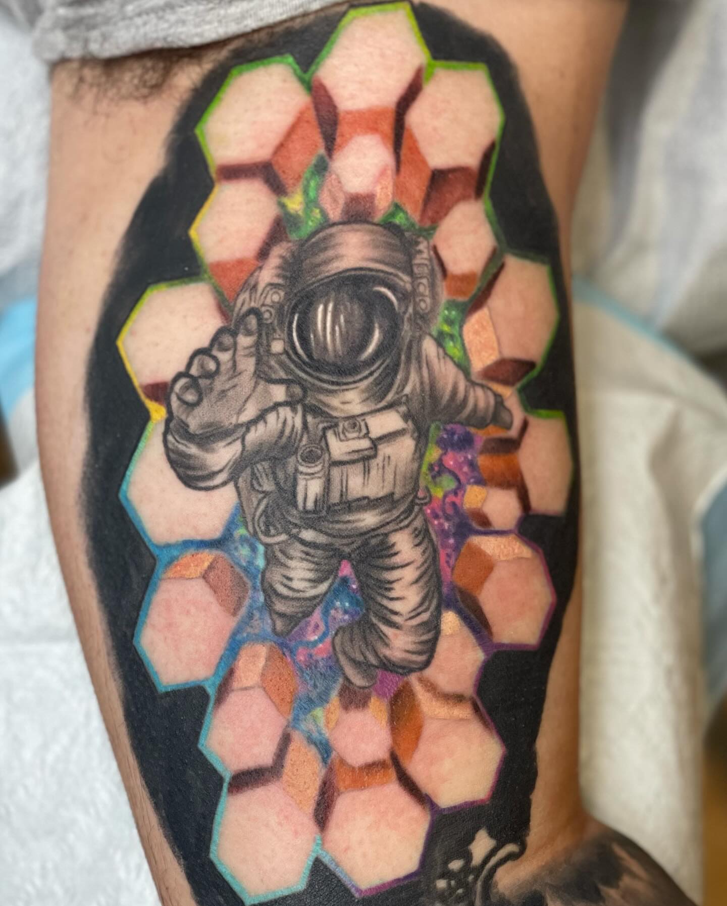 Tattoo by @yayo_rtn — geometric, realism