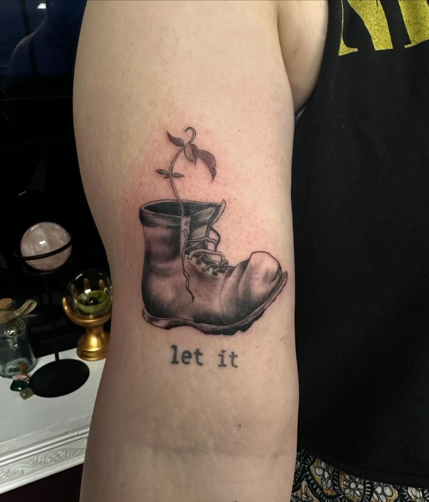 Boot with plant realism tattoo on the forearm by chloe🗡️🖤🦇🩸