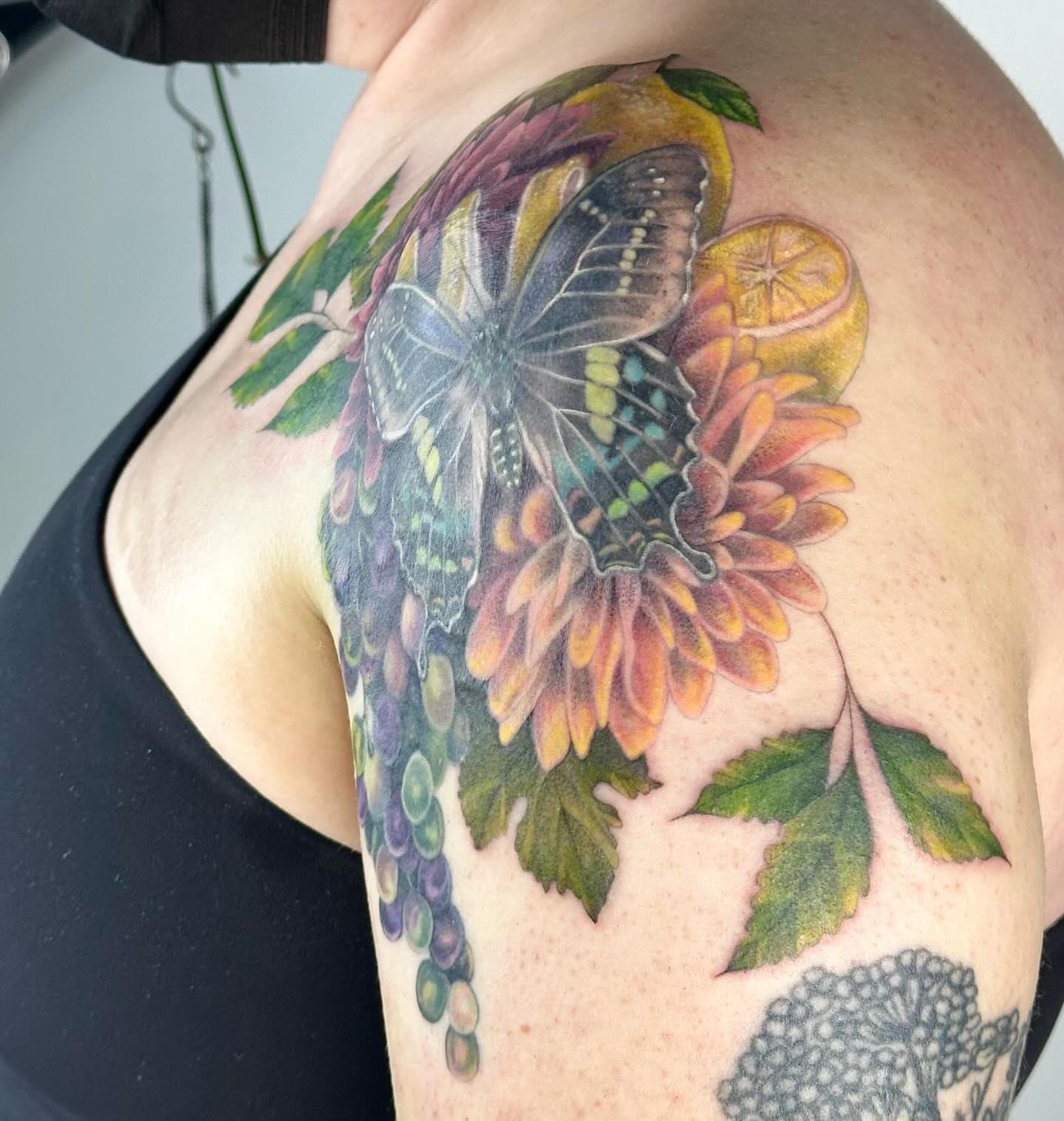 Tattoo by @artbyalyssacarbonara β realism, dotwork