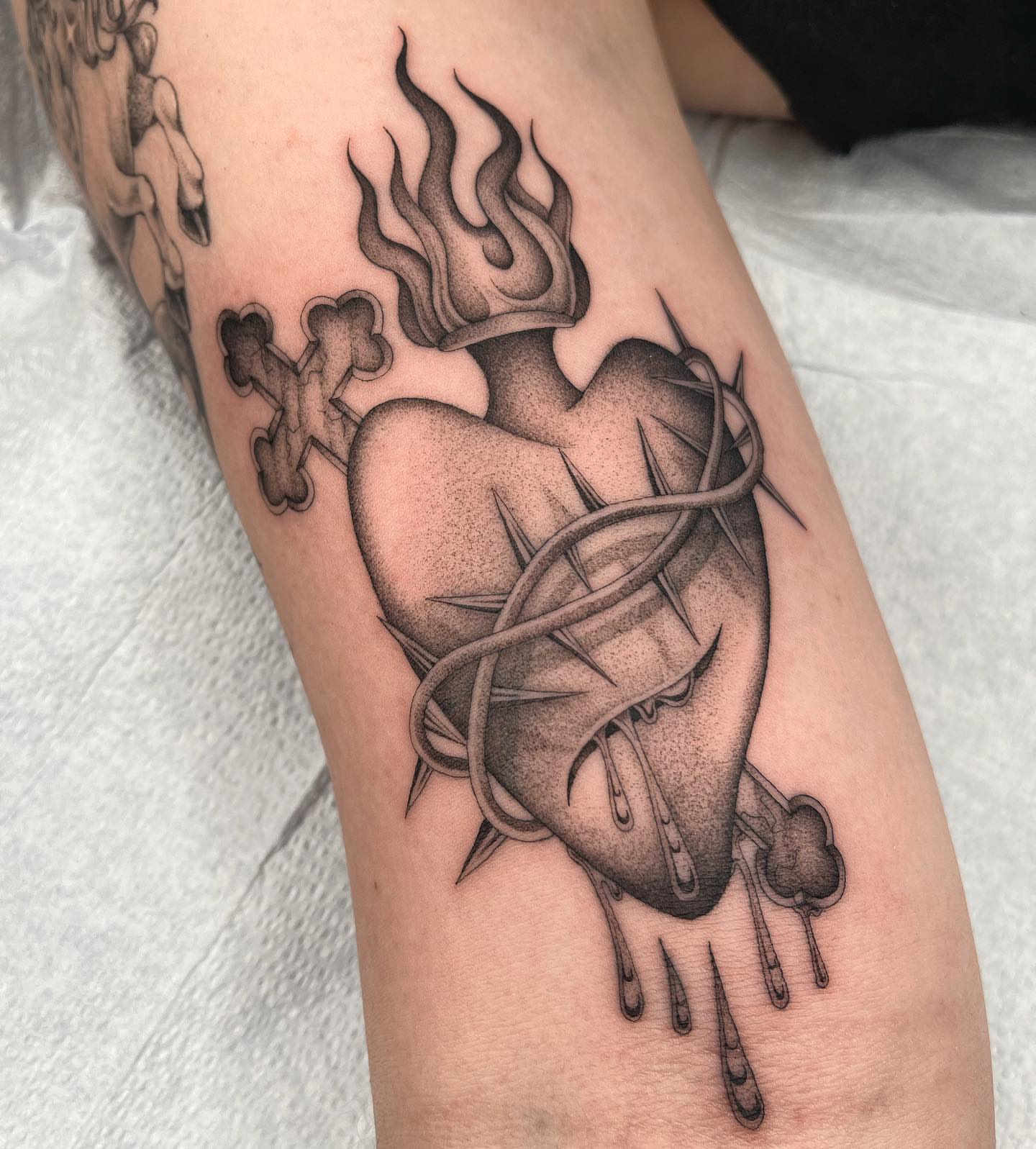 Tattoo by @tiyannagarlic — black_and_grey, realism