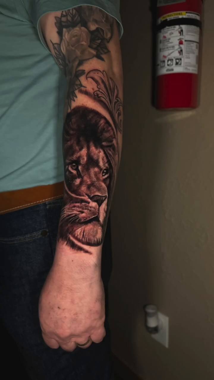 Tattoo by @cdavidta2z — realism, black_and_grey