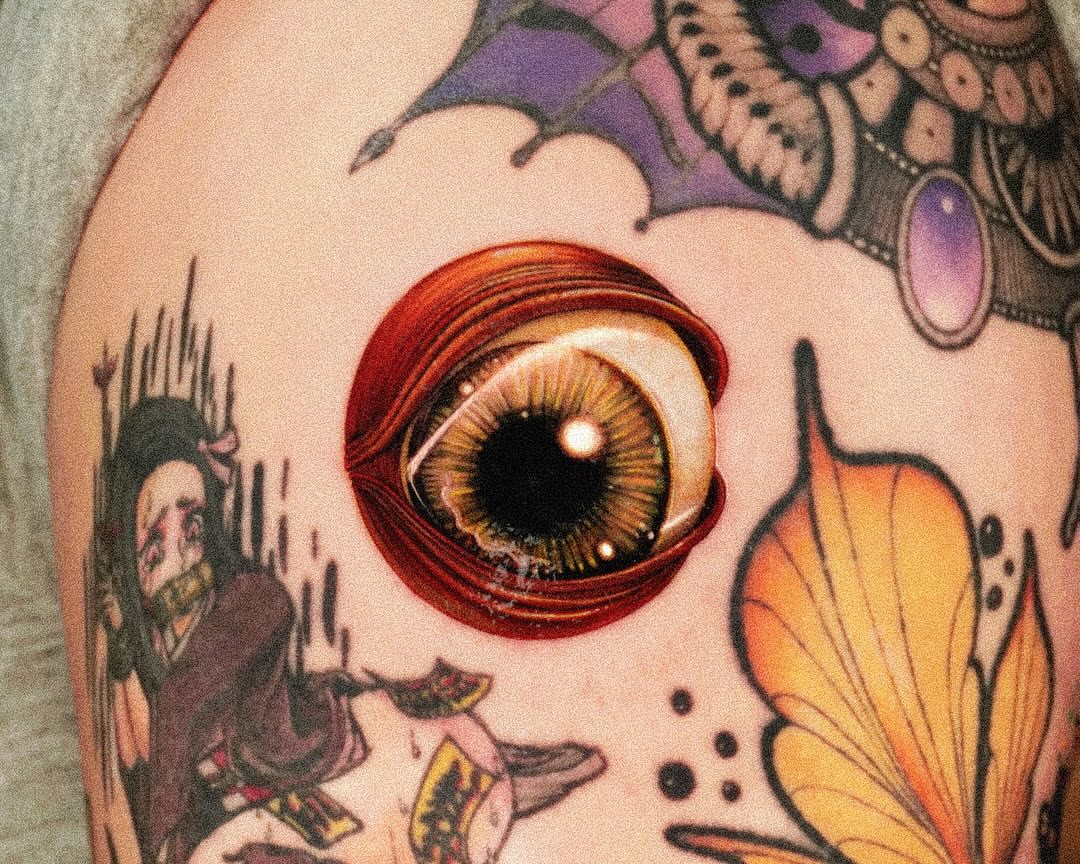 Eye realism tattoo on the shoulder by 대구타투 iwol colortattoo realismtattoo