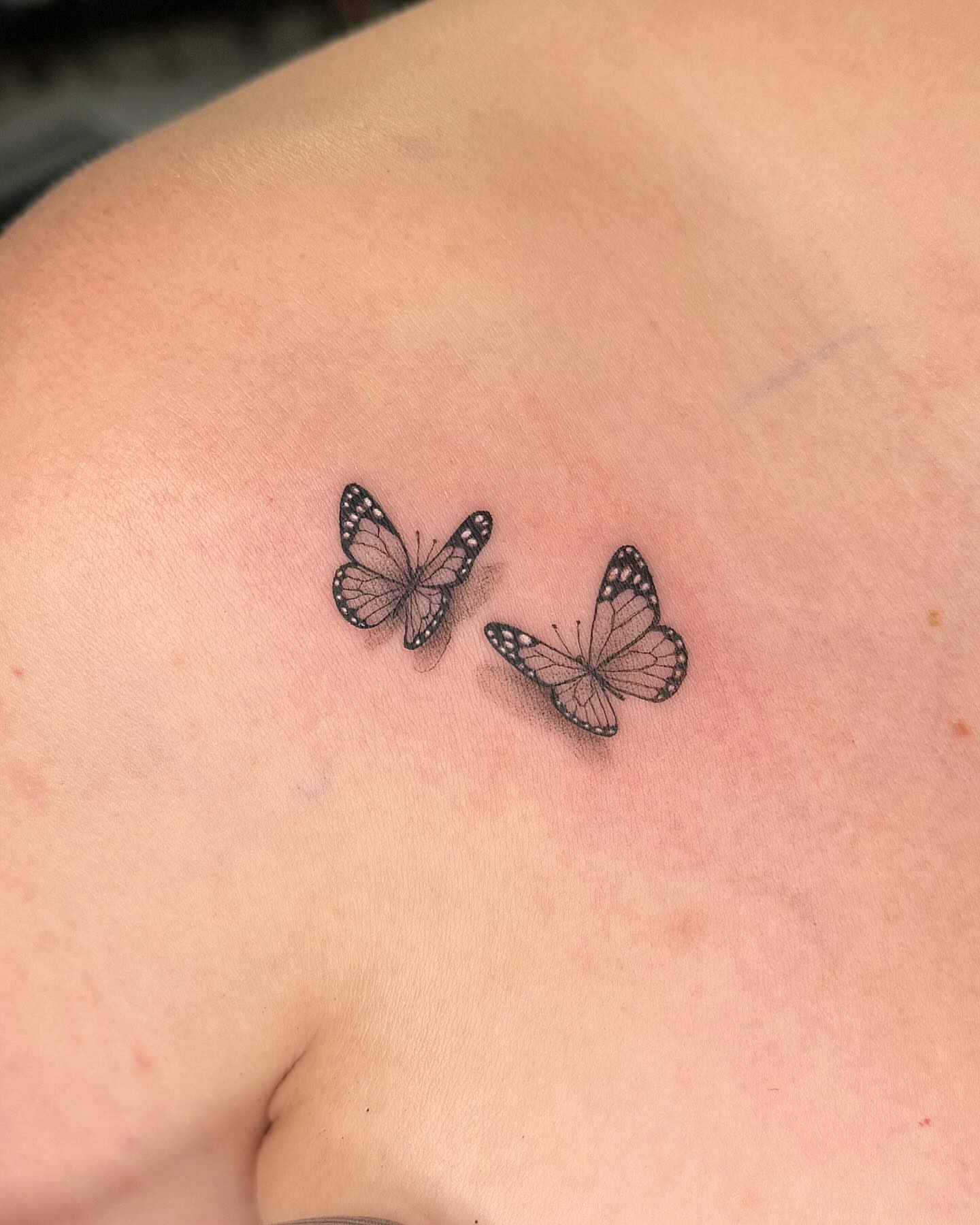 Tattoo by @ninnalopesart — black_and_grey