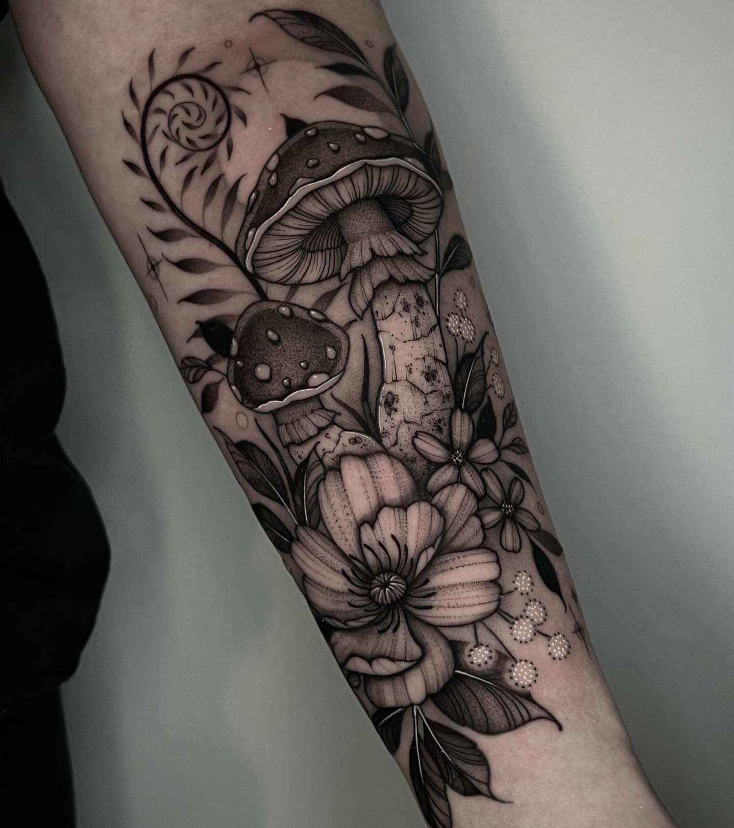 Mushrooms and flowers dotwork tattoo on the forearm by ๐ฒ๐ฐ๐ธ๐๐ป๐๐ฝ โก