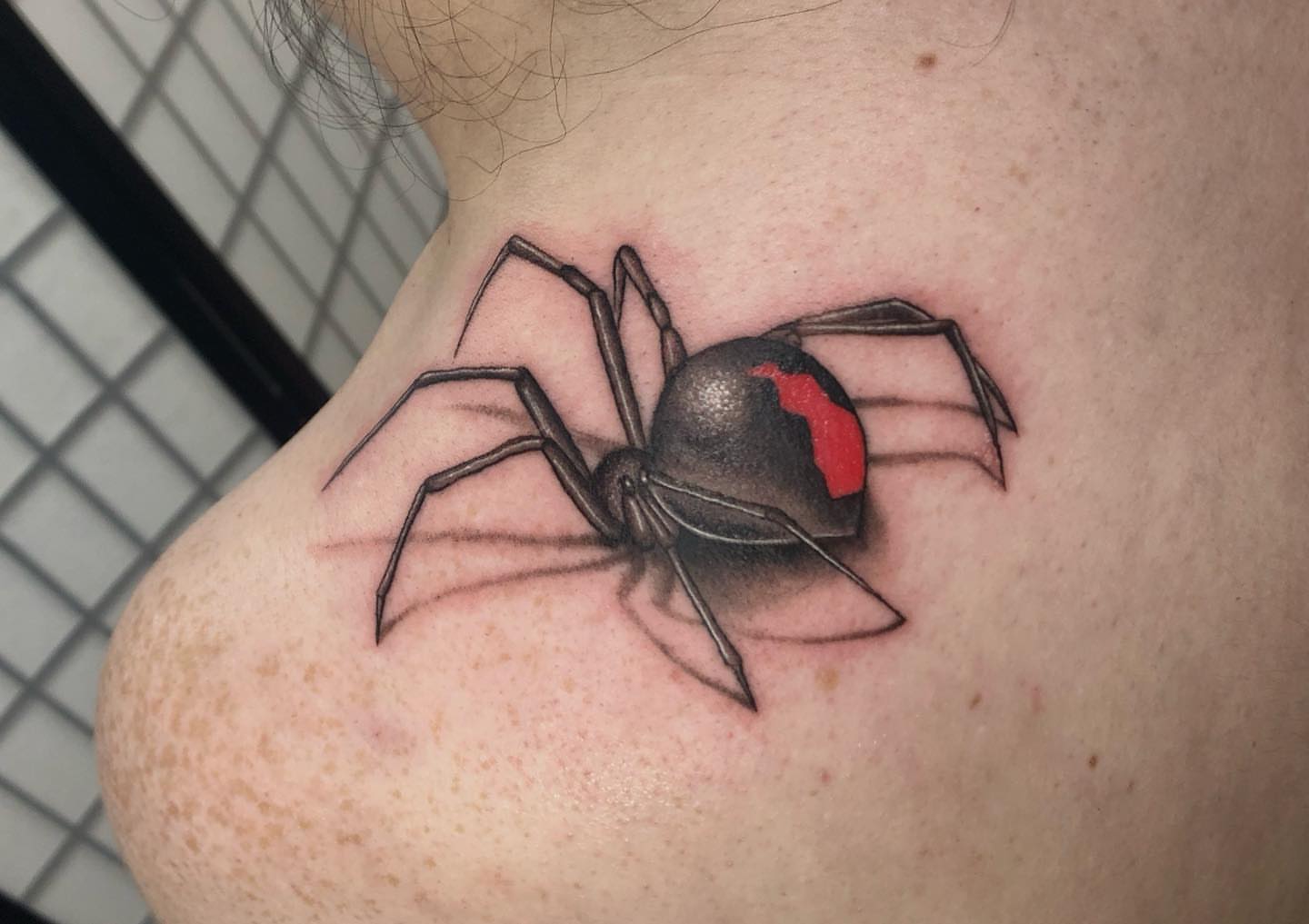 Spider realism tattoo on the shoulder by Isabel Smith🦋🕷️