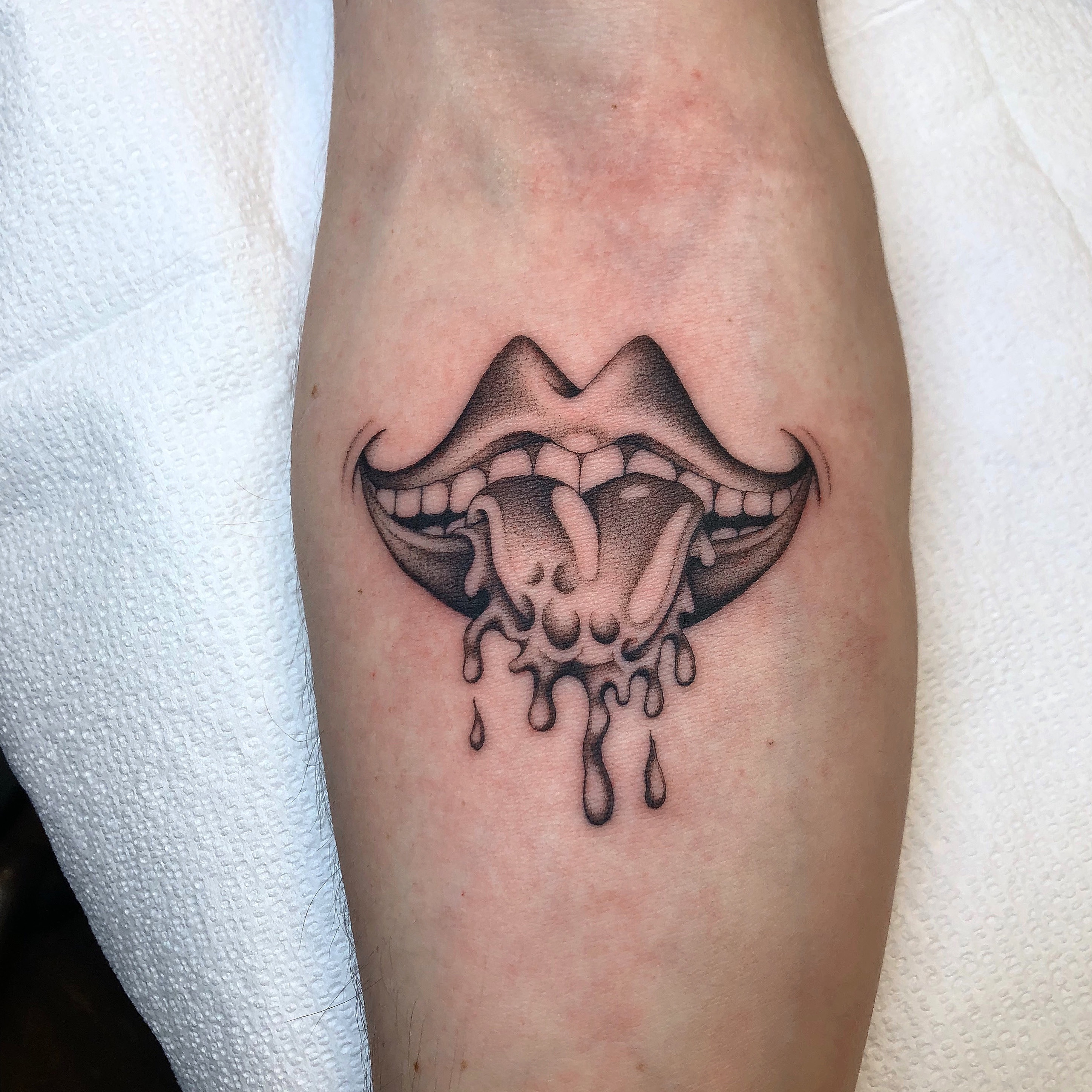 Tattoo by @mickeyycarlisle — black_and_grey