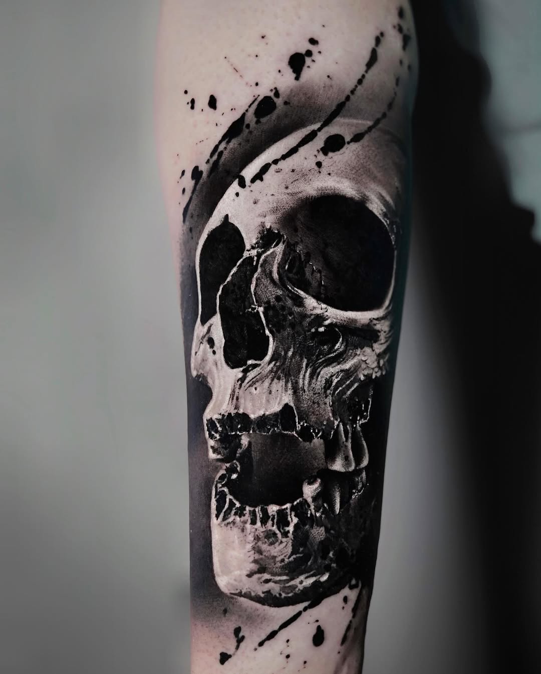 Tattoo by @facundogiltattoo — realism, blackwork