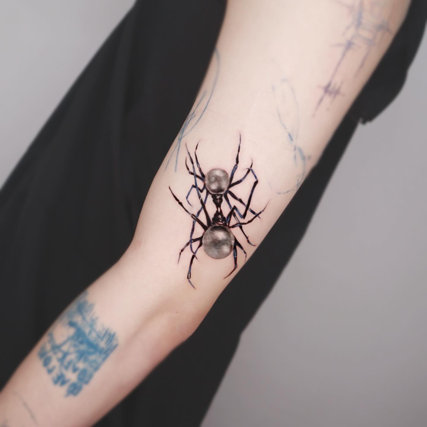 Tattoo by @dyun_tat2 — realism