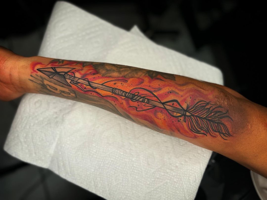 Arrow neo-traditional tattoo on the forearm by @inkhazmat