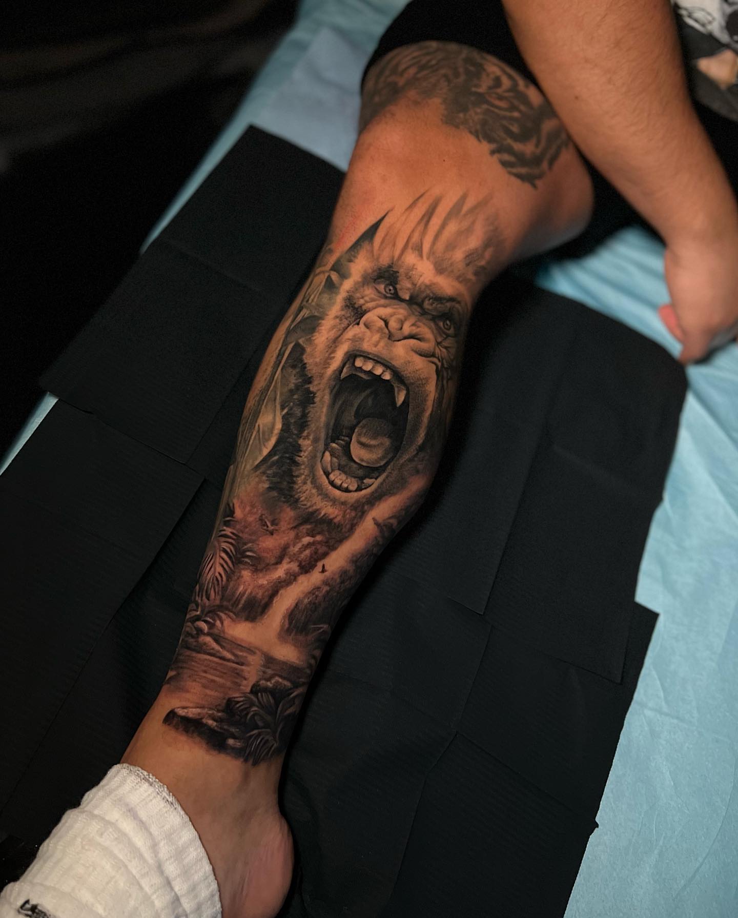 Angry gorilla realism tattoo on the forearm by Lex⛓️
