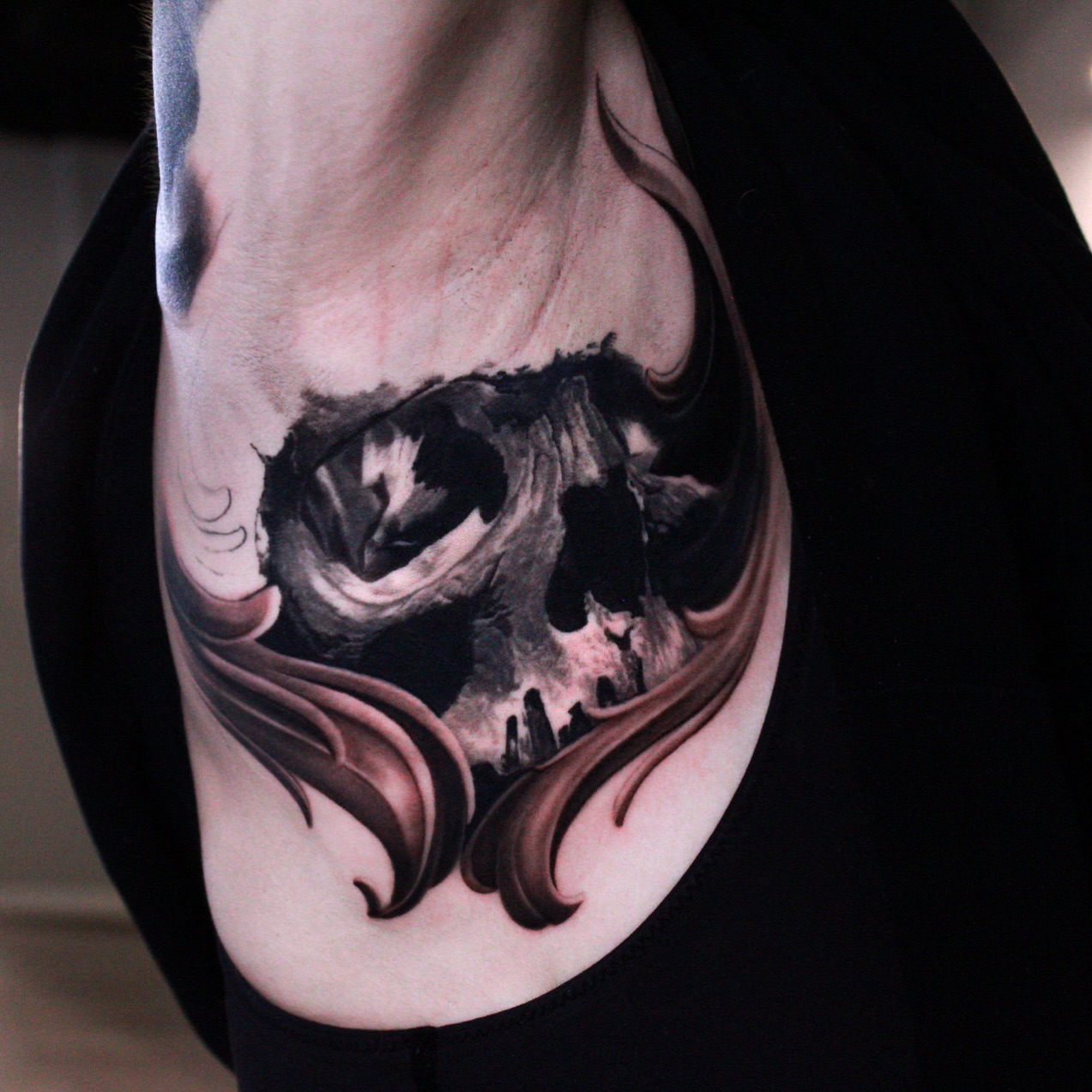 Skull dark realism tattoo on the thigh by Kasey Gonzalez, Bel Air, Maryland