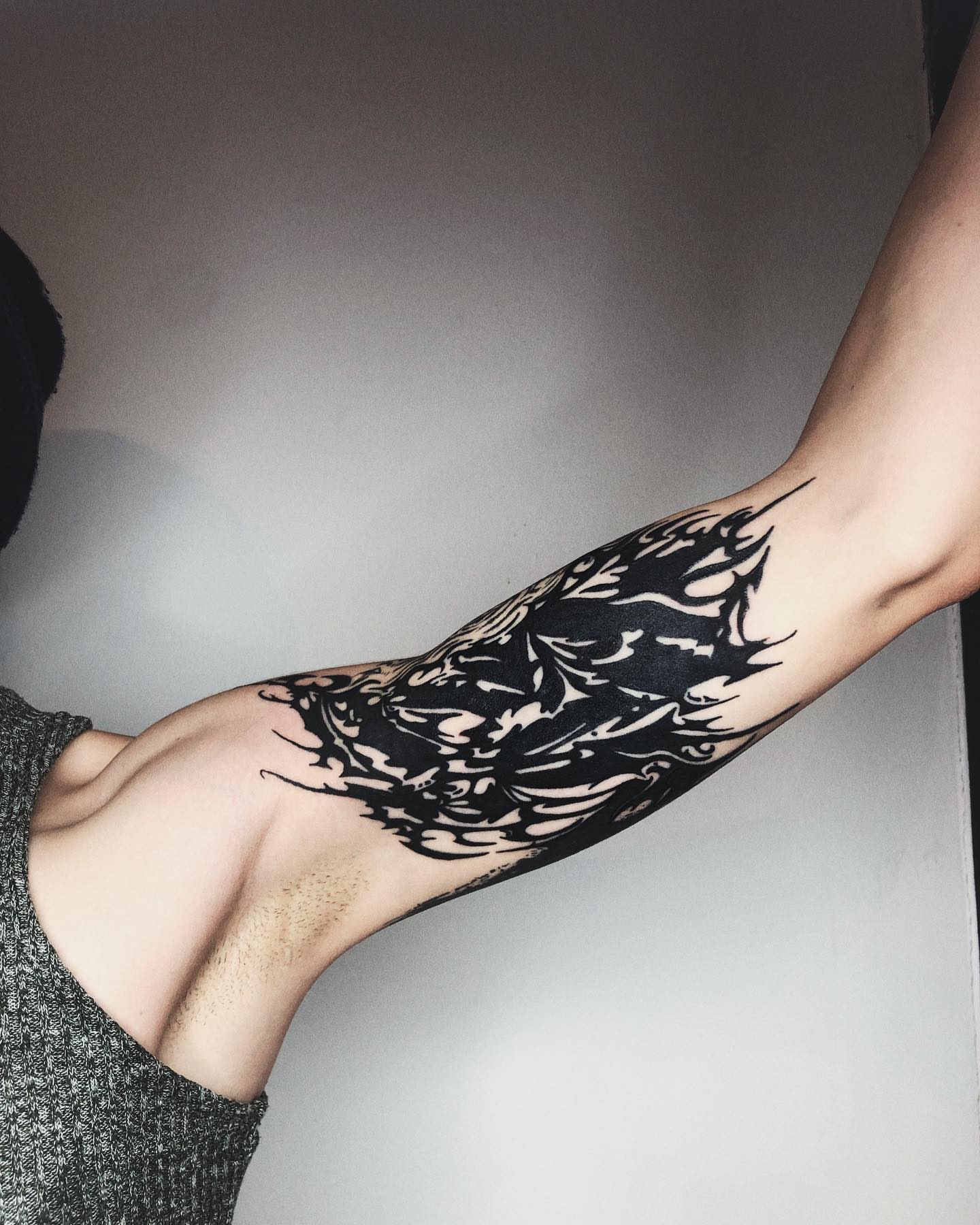 Tattoo by @oykuinkslove — black_and_grey