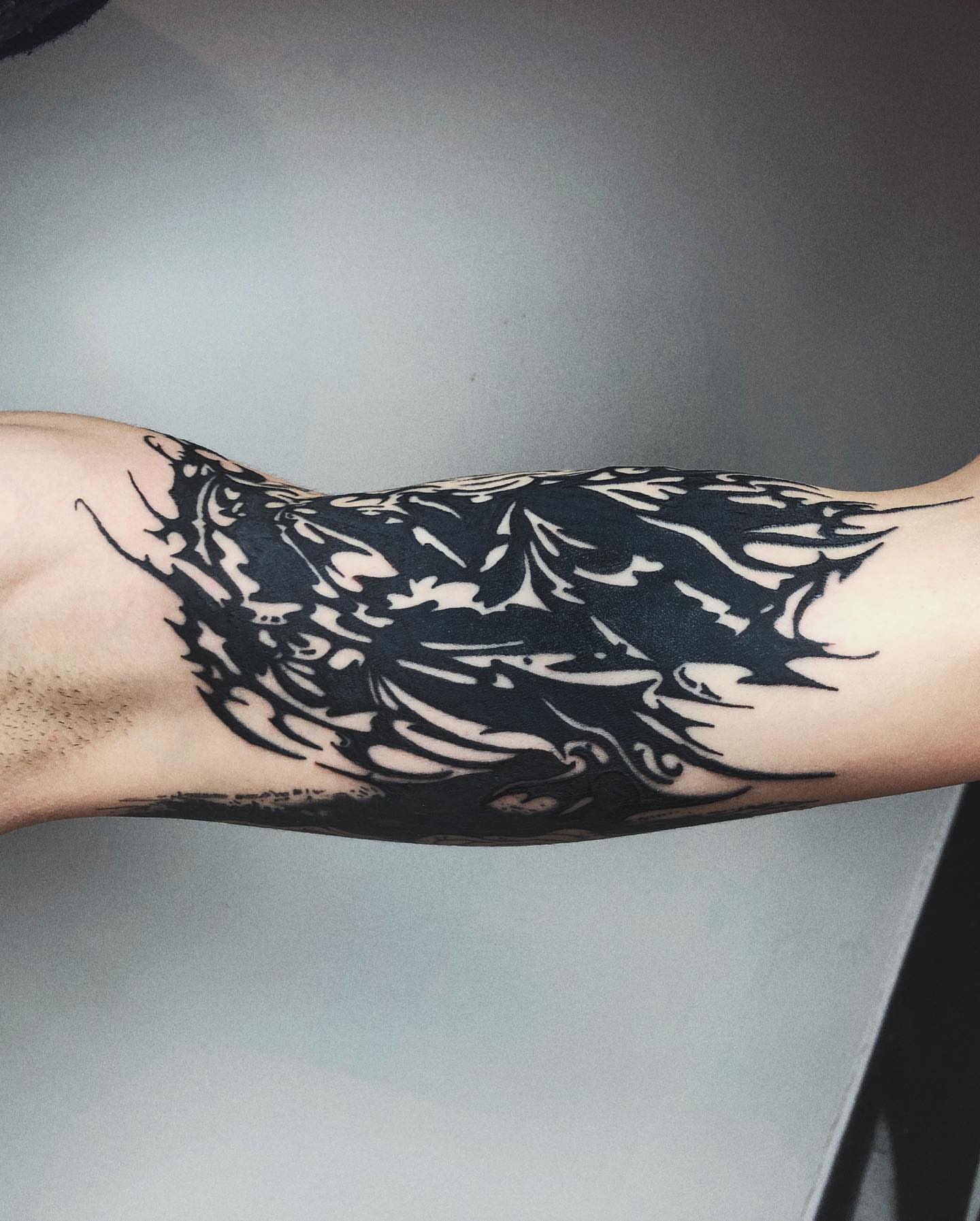 Tattoo by @oykuinkslove — black_and_grey, tribal