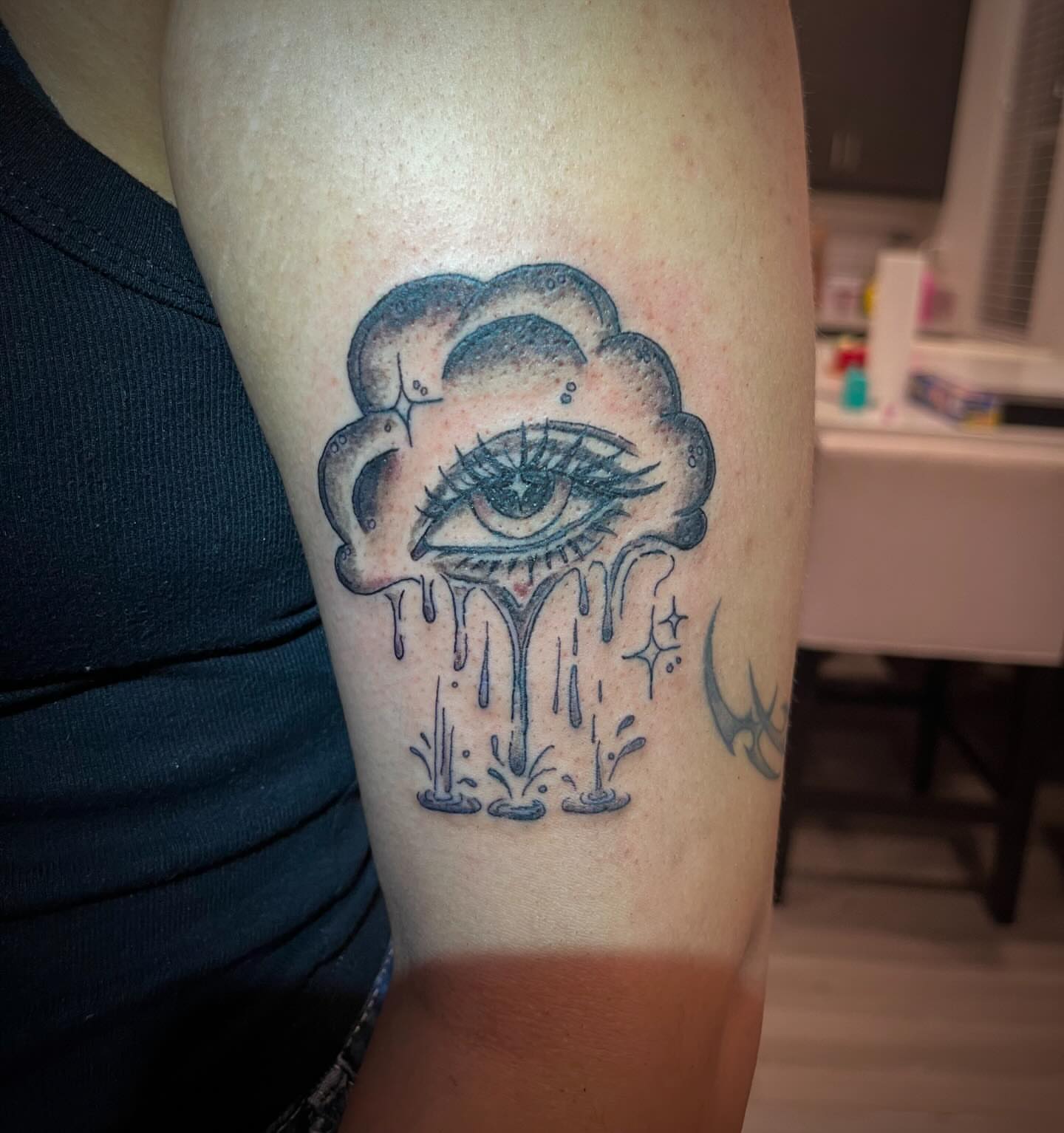 Tattoo by @inkedbymiranda — dotwork, realism